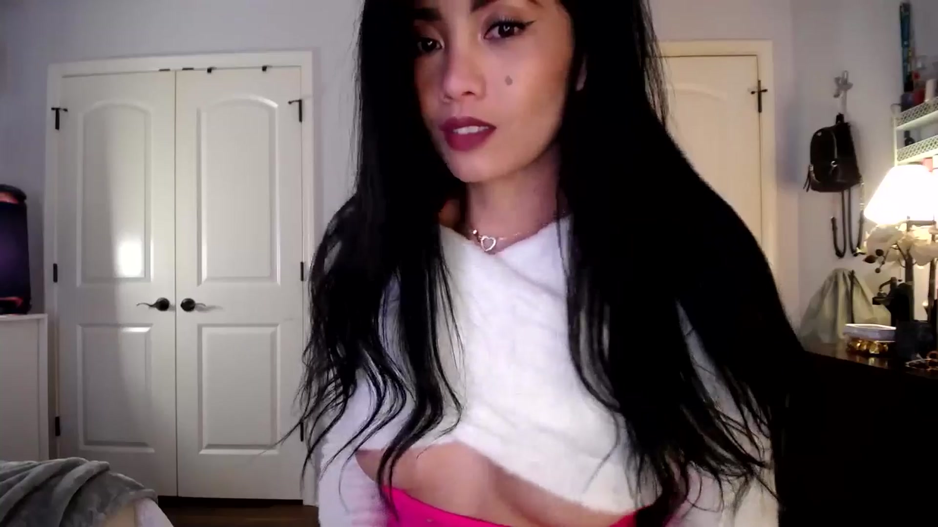 Gallery image thumbnail from AsianLuv_4U's myfreecams stream on, 01/26/2026, 17:30 image 20 of 20