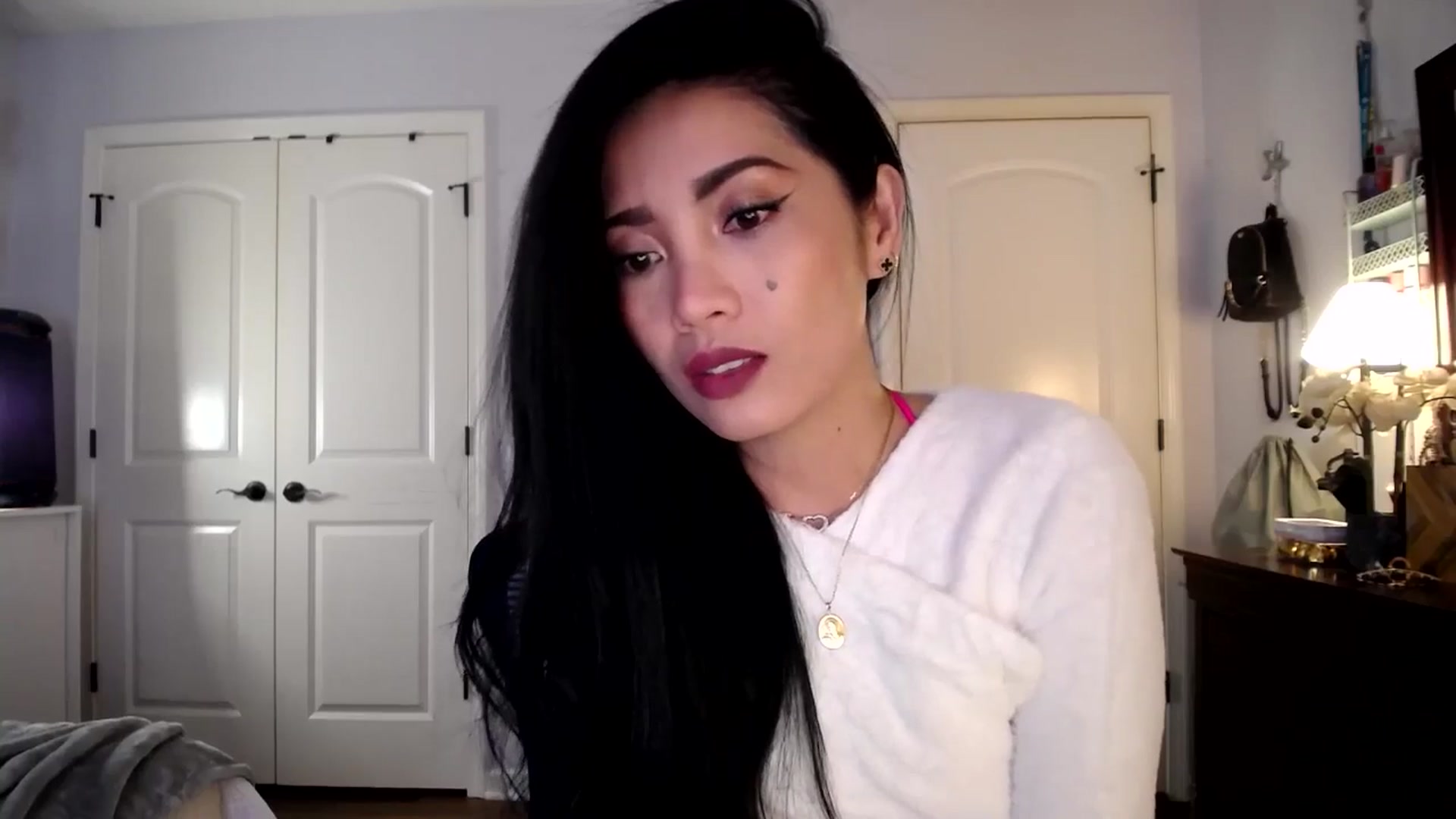 Gallery image thumbnail from AsianLuv_4U's myfreecams stream on, 01/26/2026, 17:30 image 7 of 20