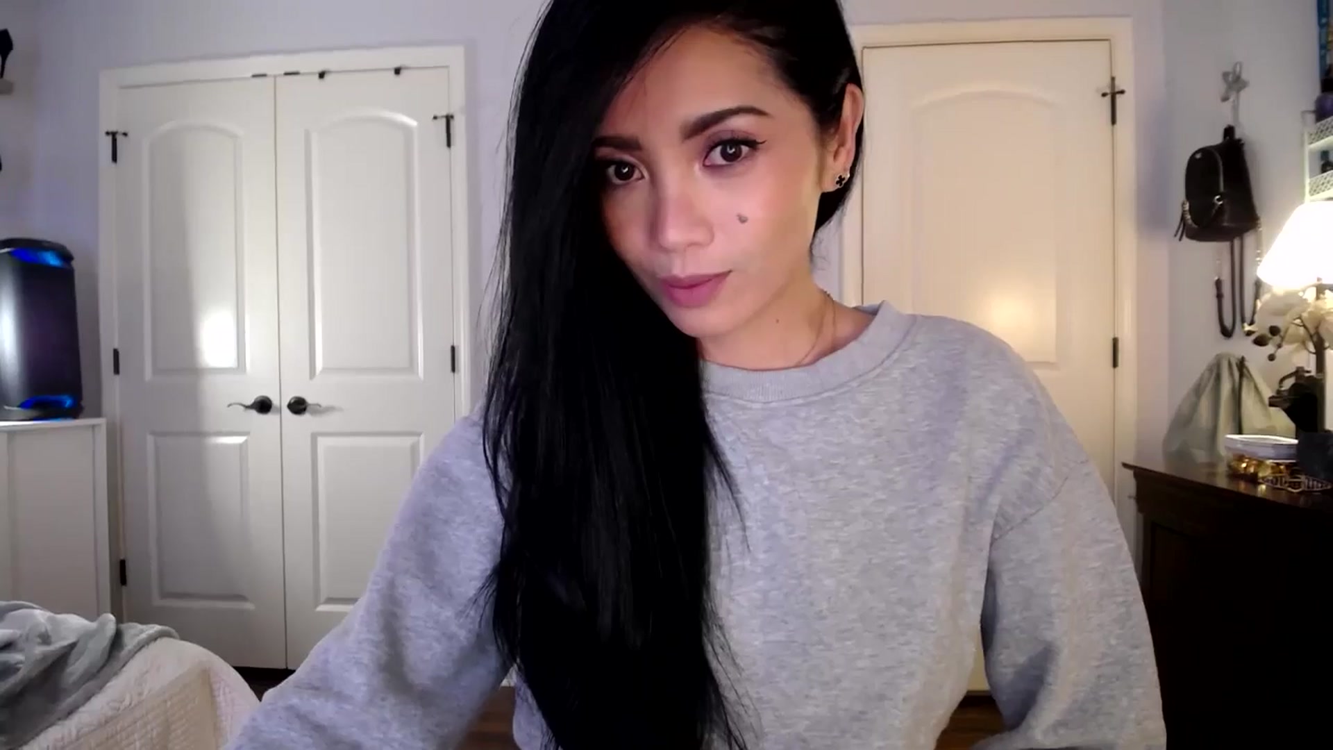 Gallery image thumbnail from AsianLuv_4U's myfreecams stream on, 01/27/2026, 18:03 image 18 of 20