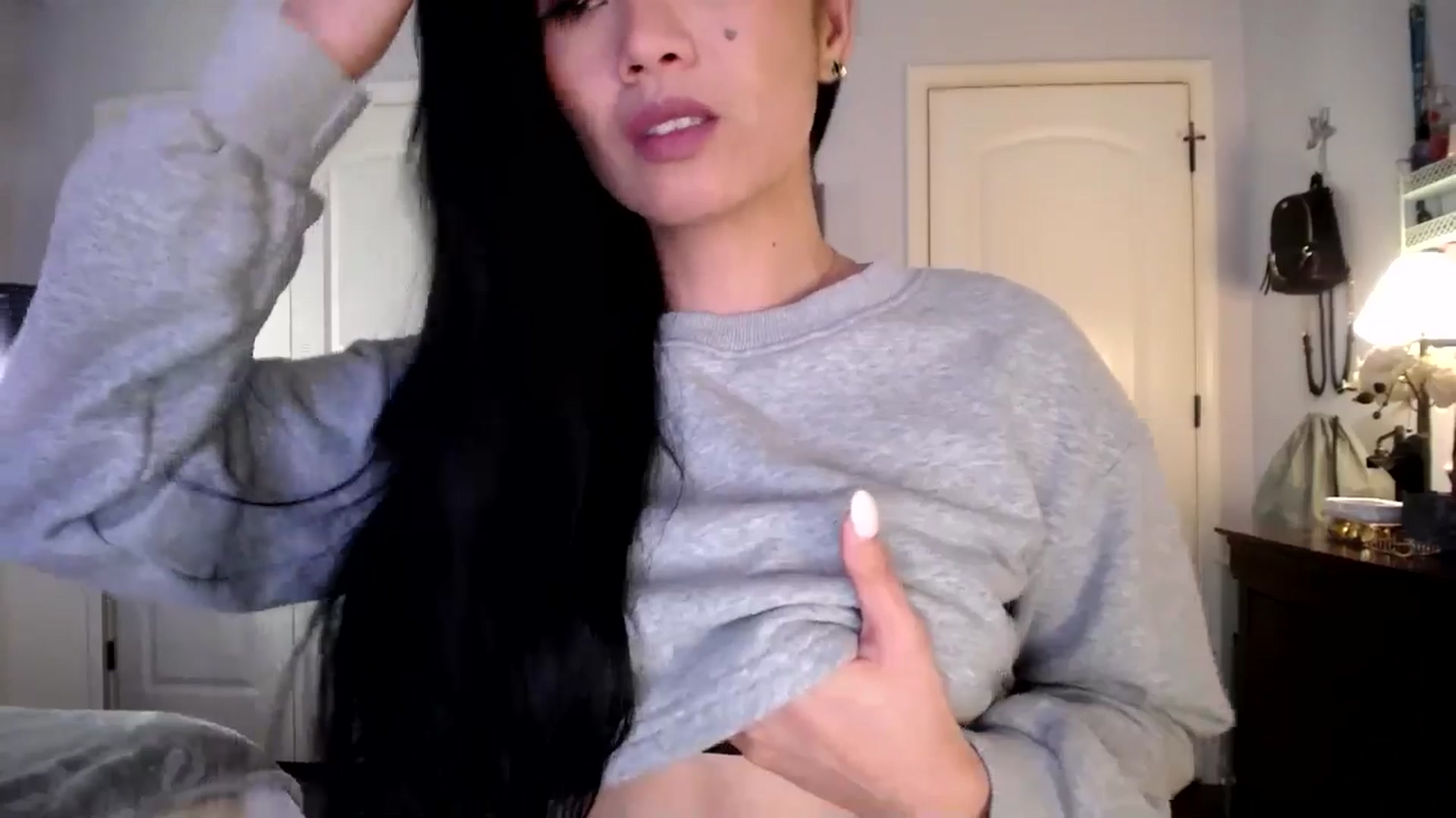 Gallery image thumbnail from AsianLuv_4U's myfreecams stream on, 01/27/2026, 20:27 image 2 of 20