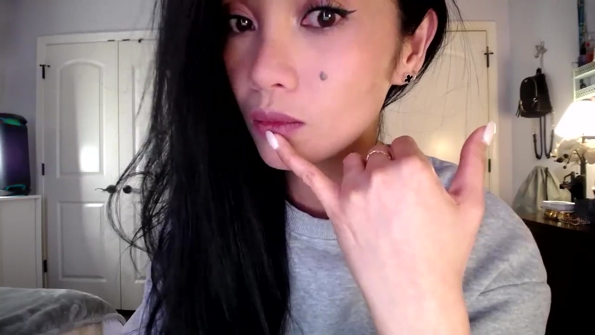Gallery image thumbnail from AsianLuv_4U's myfreecams stream on, 01/27/2026, 20:27 image 13 of 20