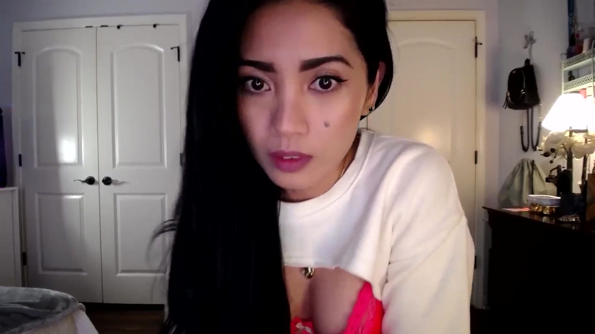 Gallery image thumbnail from AsianLuv_4U's myfreecams stream on, 01/29/2026, 18:21 image 2 of 20