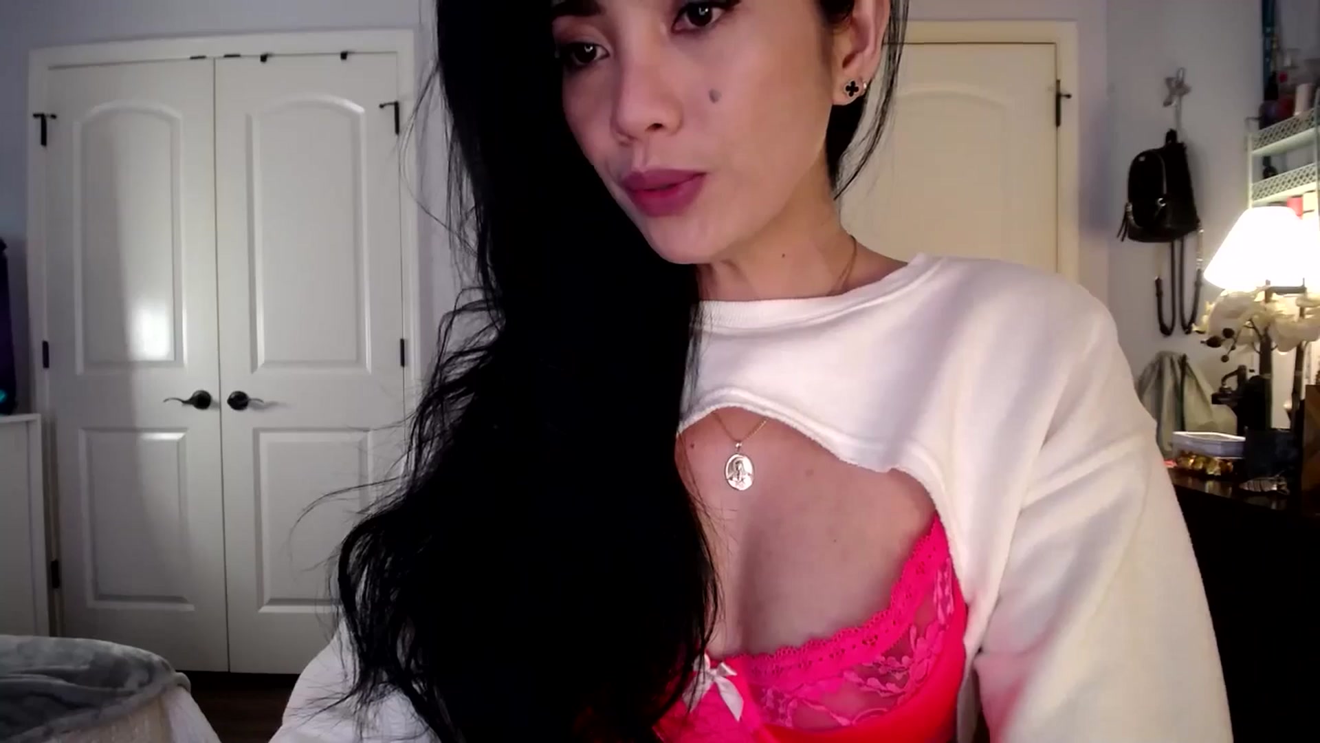 Gallery image thumbnail from AsianLuv_4U's myfreecams stream on, 01/29/2026, 18:21 image 3 of 20