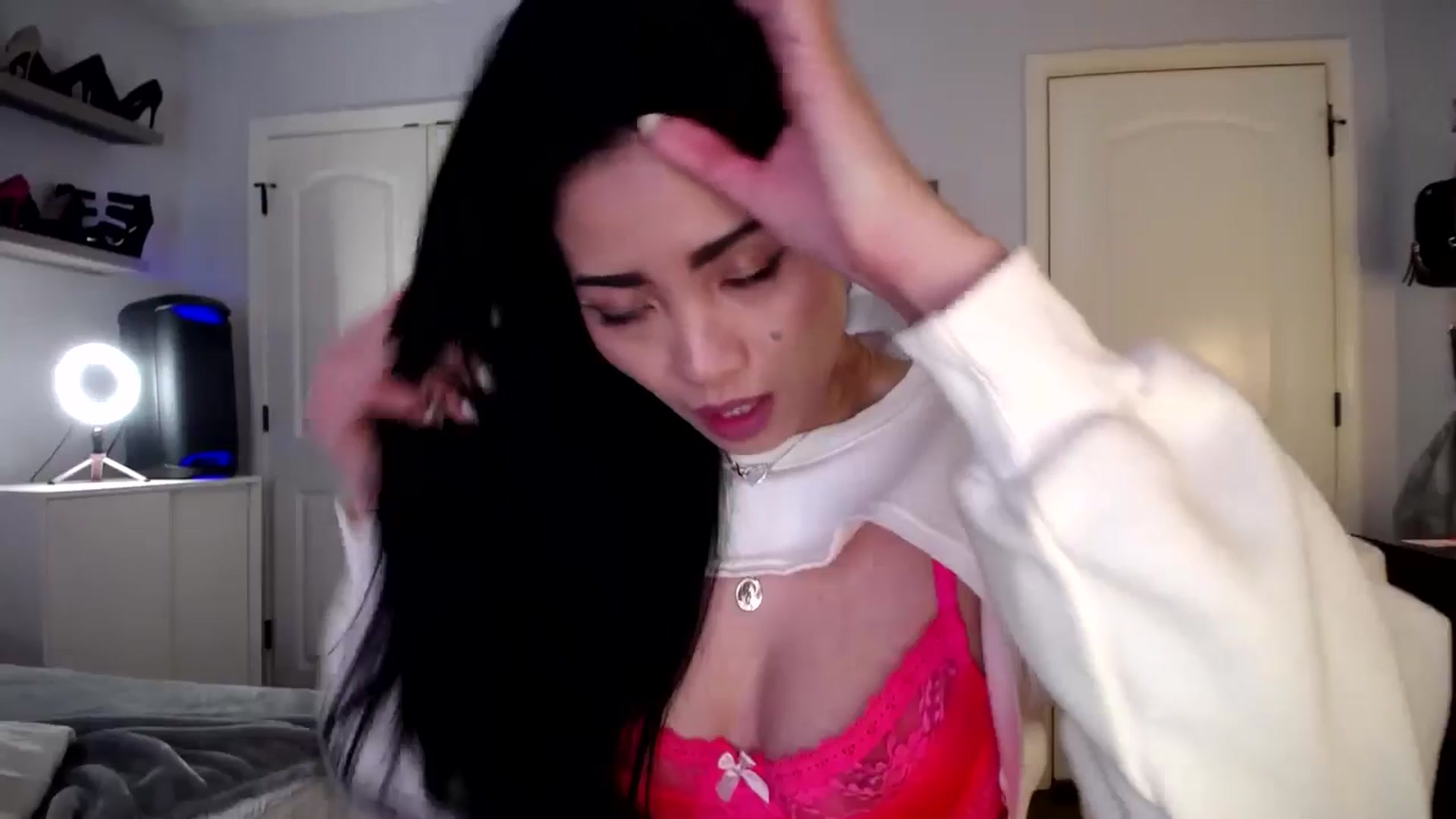 Gallery image thumbnail from AsianLuv_4U's myfreecams stream on, 01/29/2026, 18:21 image 11 of 20