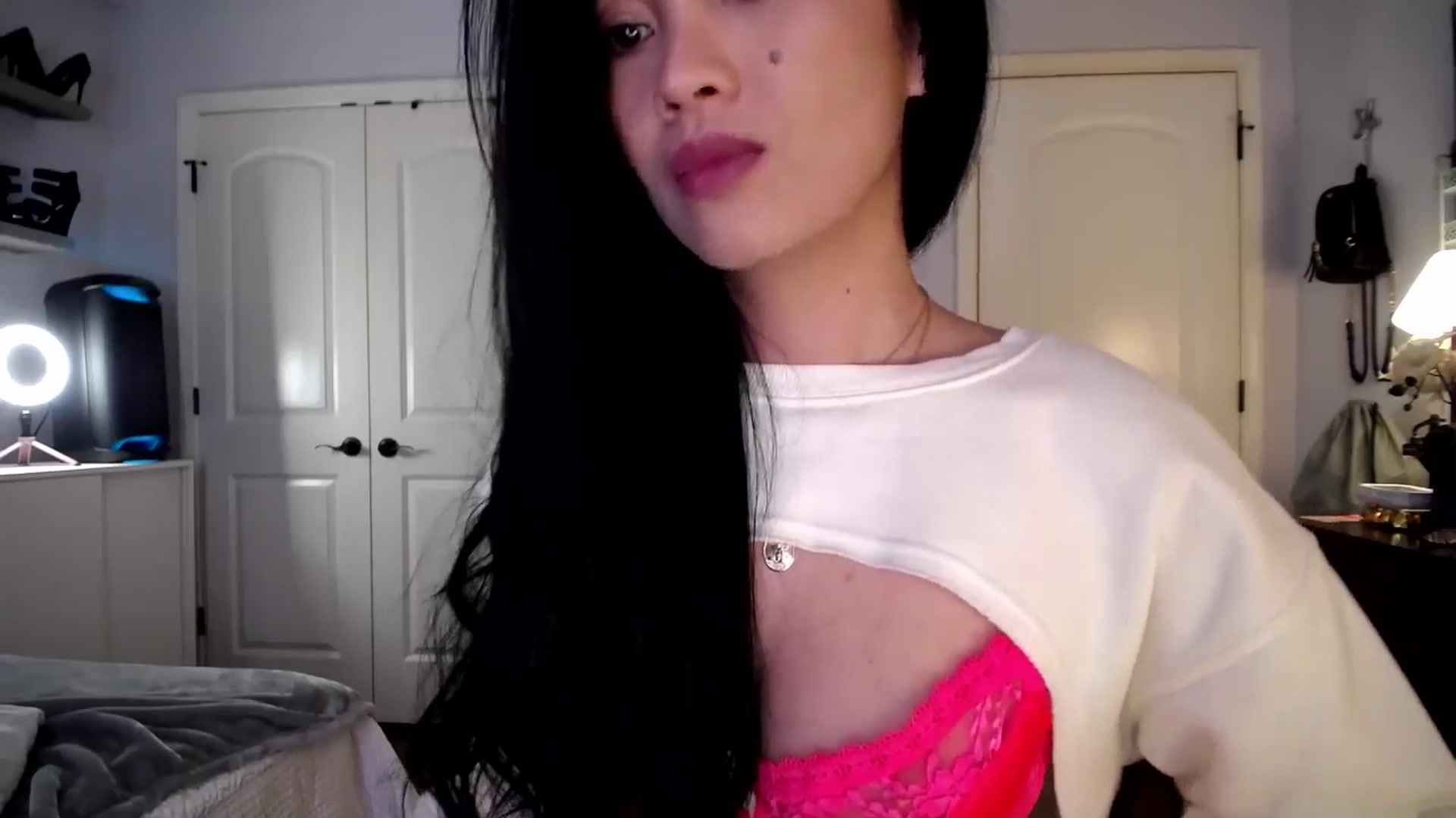Gallery image thumbnail from AsianLuv_4U's myfreecams stream on, 01/29/2026, 18:21 image 18 of 20