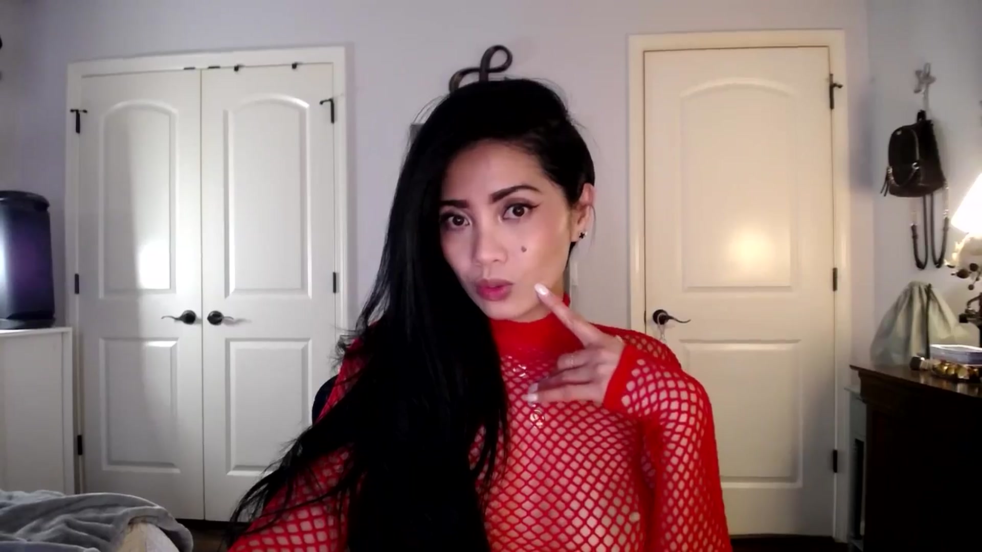 Gallery image thumbnail from AsianLuv_4U's myfreecams stream on, 02/05/2026, 19:25 image 20 of 20