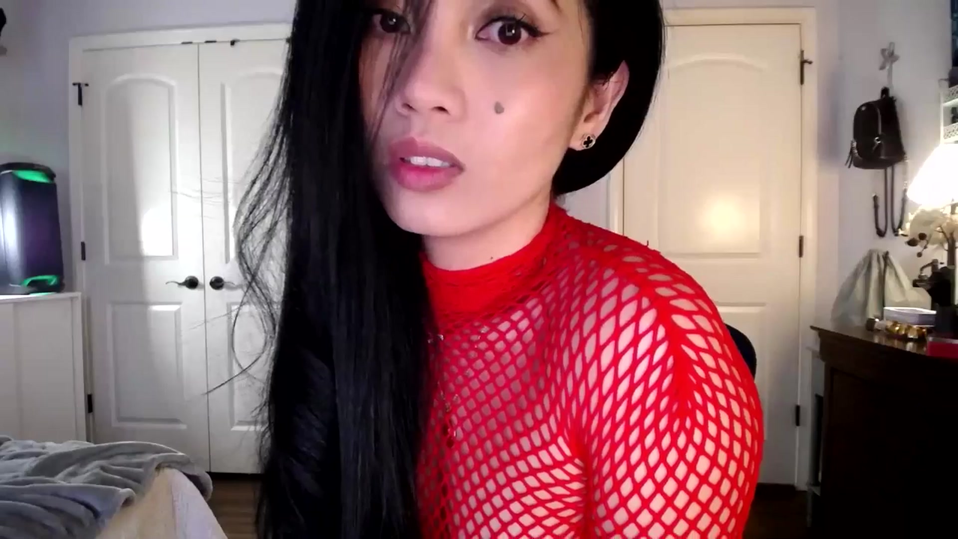 Gallery image thumbnail from AsianLuv_4U's myfreecams stream on, 02/05/2026, 19:25 image 11 of 20