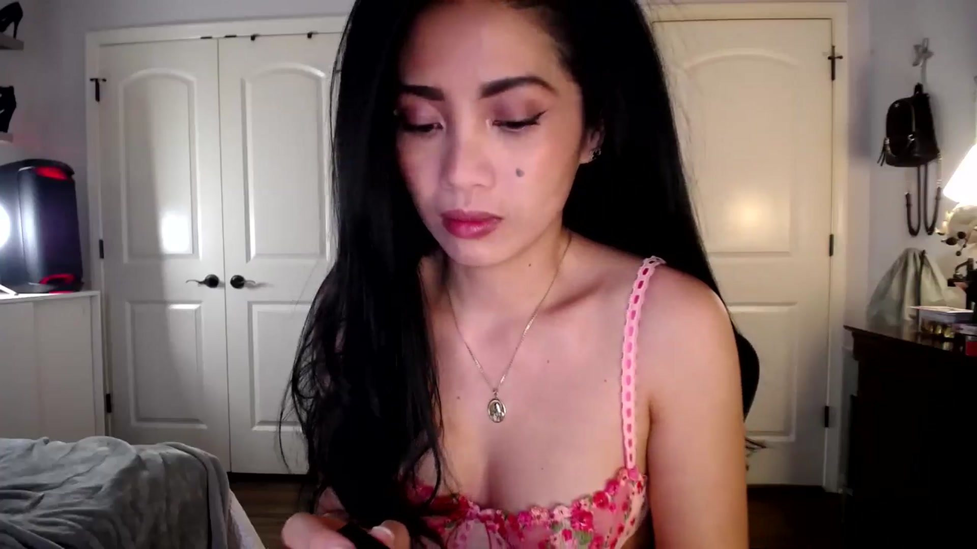 Gallery image thumbnail from AsianLuv_4U's myfreecams stream on, 02/12/2026, 19:15 image 19 of 20
