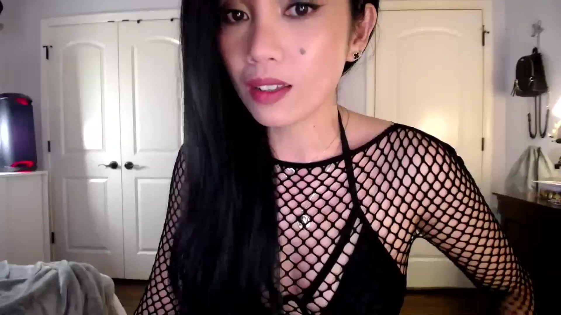 Gallery image thumbnail from AsianLuv_4U's myfreecams stream on, 02/16/2026, 17:29 image 19 of 20