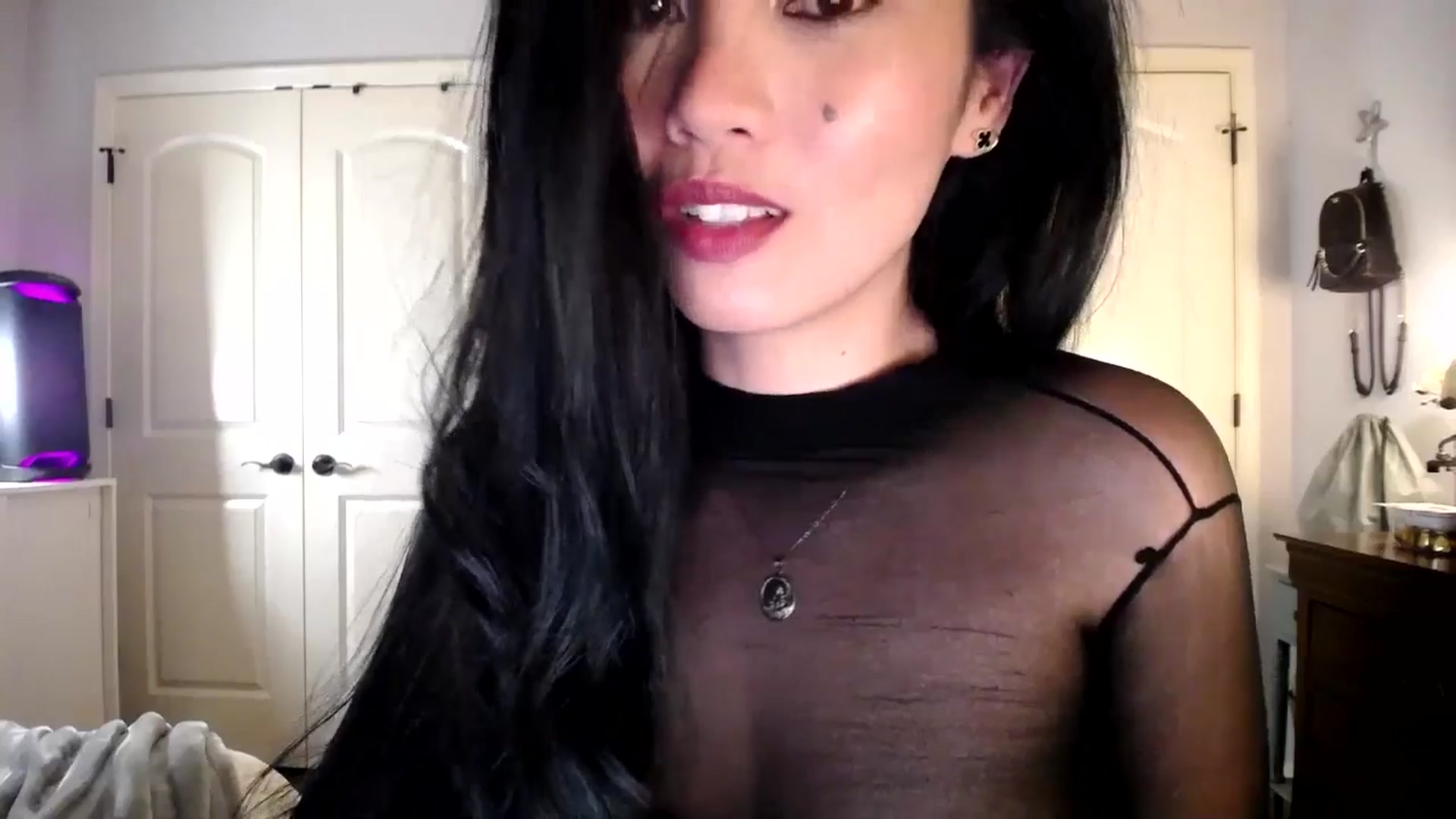 Gallery image thumbnail from AsianLuv_4U's myfreecams stream on, 02/18/2026, 24:29 image 14 of 20