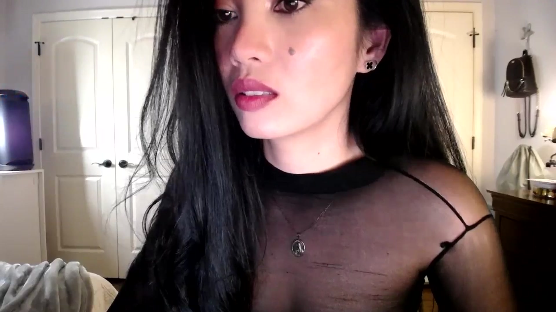 Gallery image thumbnail from AsianLuv_4U's myfreecams stream on, 02/18/2026, 24:29 image 13 of 20