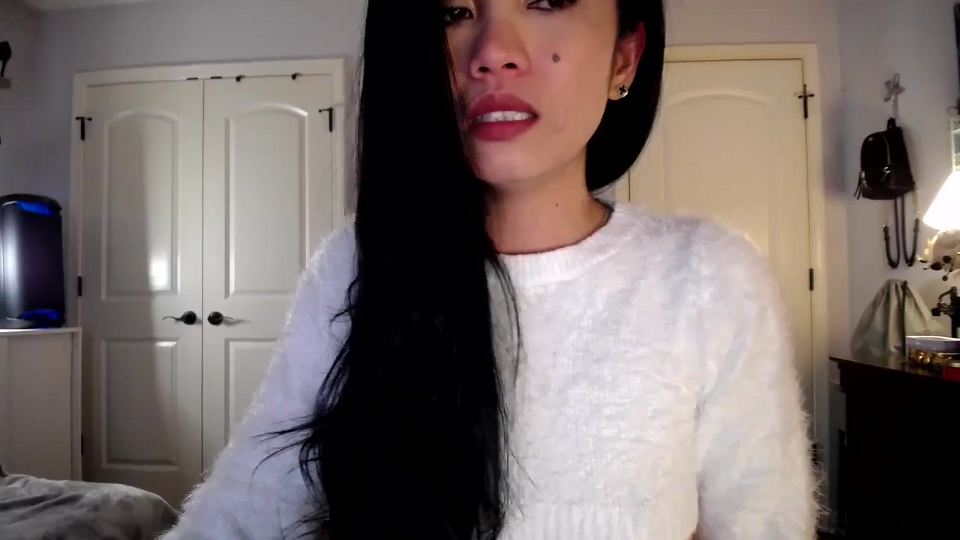 Gallery image thumbnail from AsianLuv_4U's myfreecams stream on, 02/26/2026, 17:17 image 17 of 20