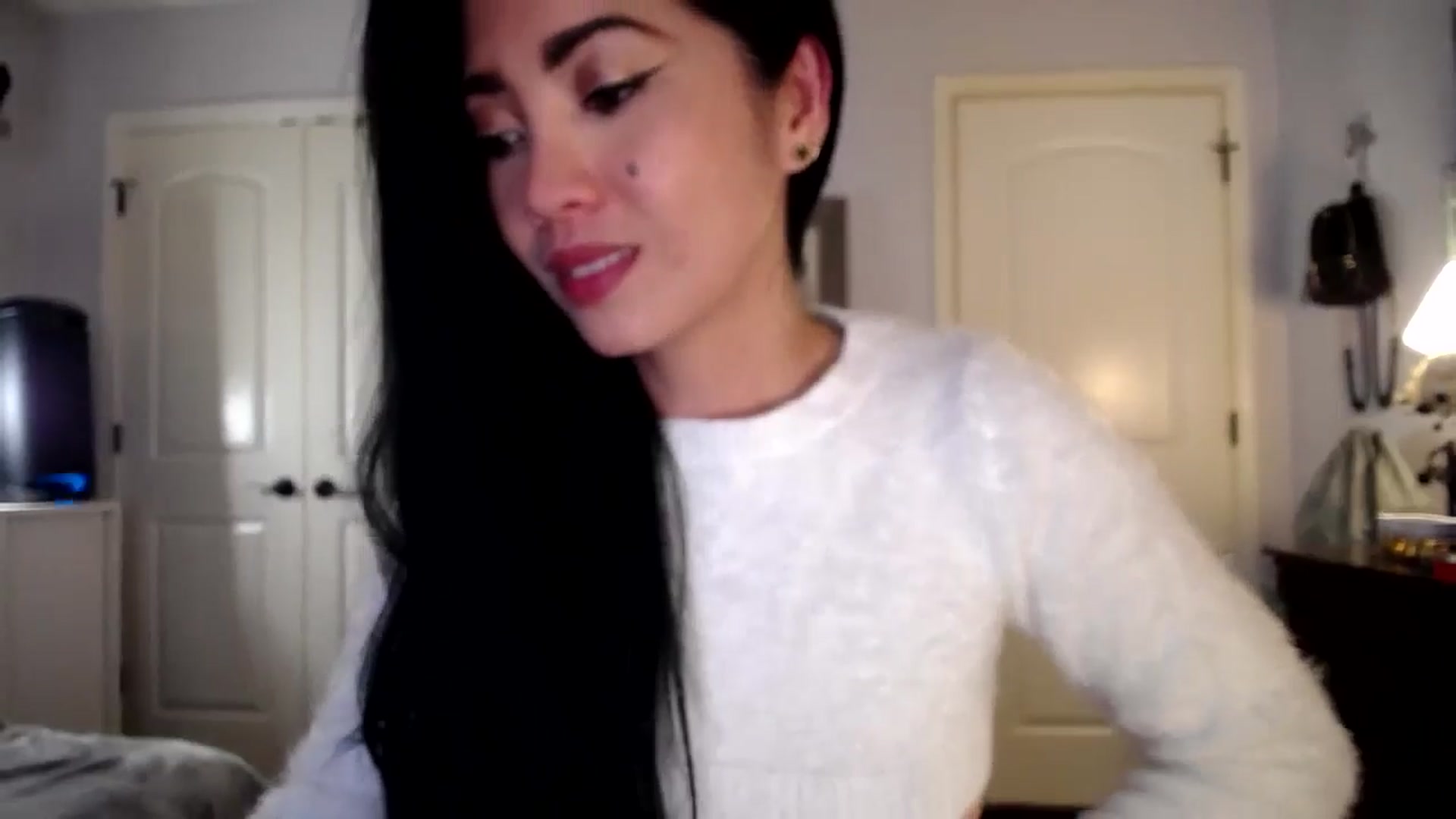 Gallery image thumbnail from AsianLuv_4U's myfreecams stream on, 02/26/2026, 17:17 image 16 of 20