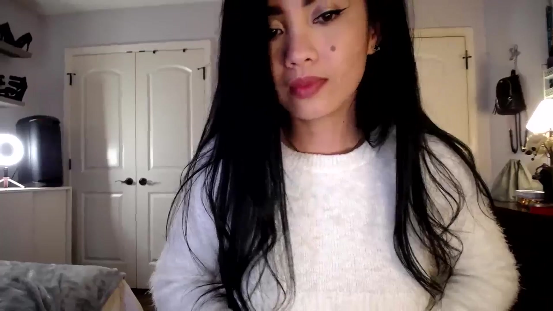 Gallery image thumbnail from AsianLuv_4U's myfreecams stream on, 02/26/2026, 18:28 image 16 of 20