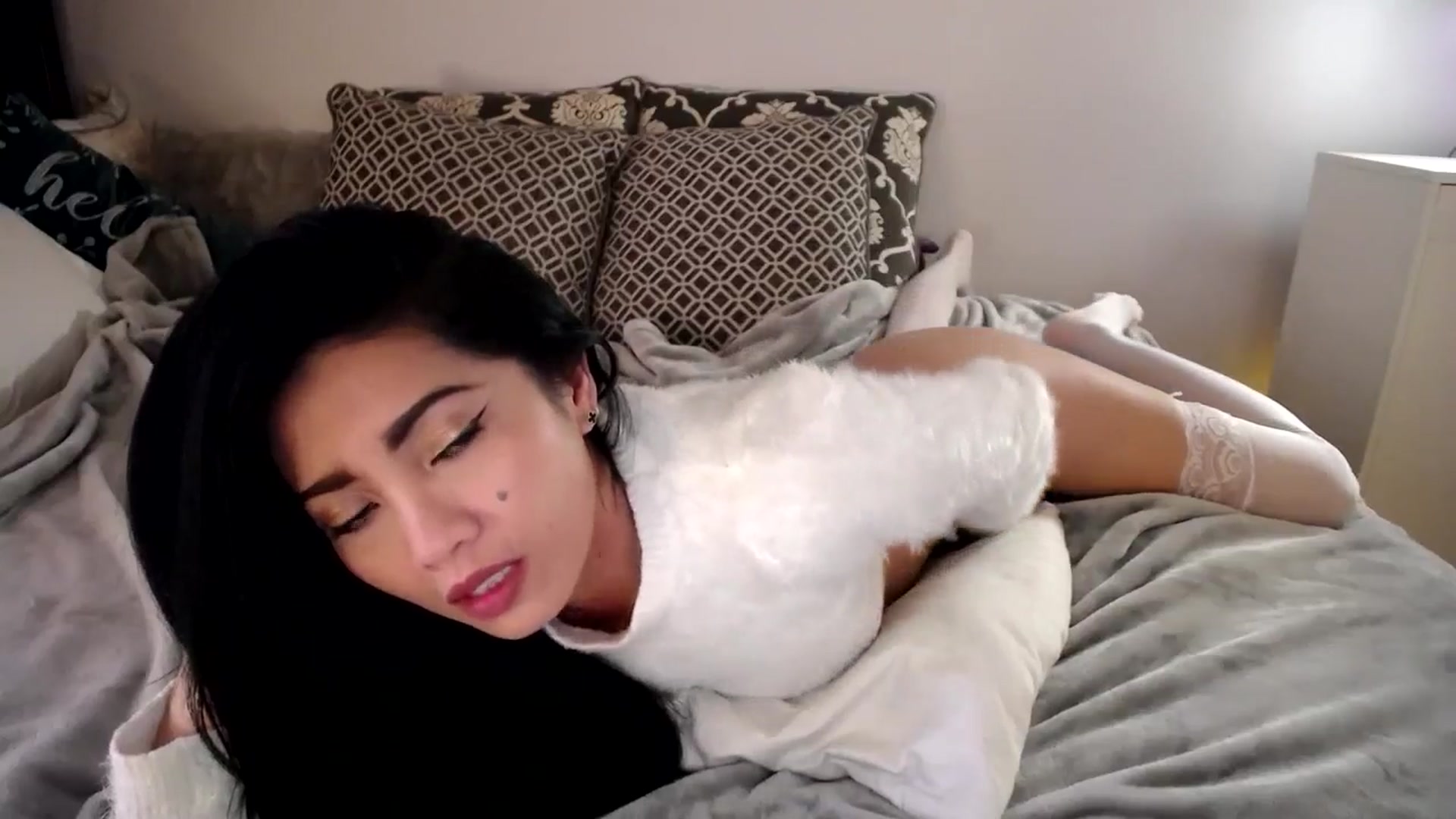 Gallery image thumbnail from AsianLuv_4U's myfreecams stream on, 02/26/2026, 18:28 image 4 of 20