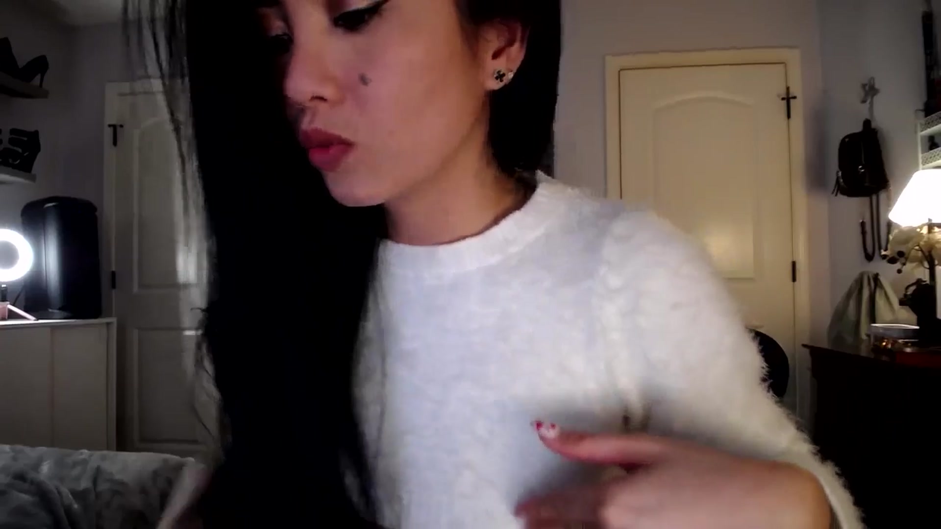Gallery image thumbnail from AsianLuv_4U's myfreecams stream on, 02/26/2026, 18:28 image 15 of 20
