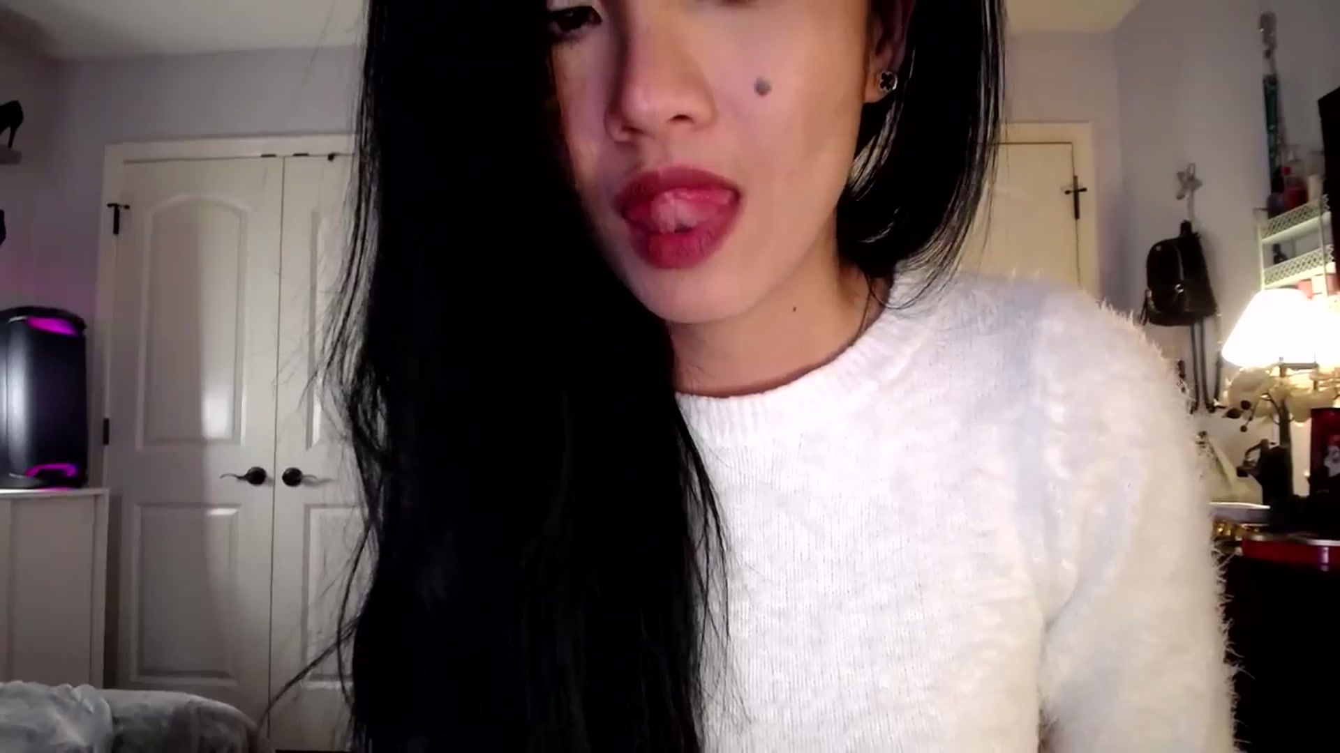 Gallery image thumbnail from AsianLuv_4U's myfreecams stream on, 02/26/2026, 20:01 image 19 of 20
