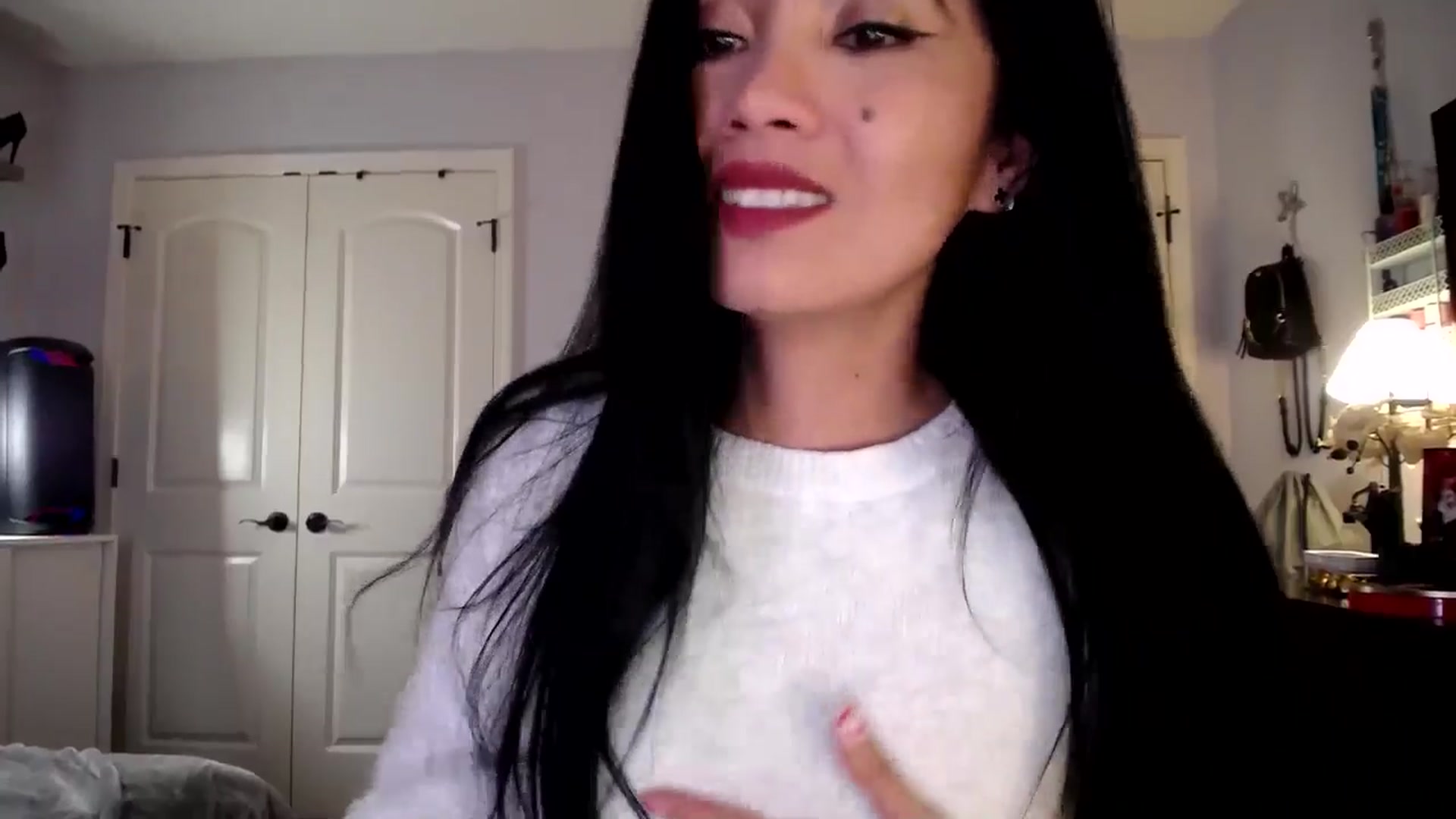 Gallery image thumbnail from AsianLuv_4U's myfreecams stream on, 02/26/2026, 20:01 image 18 of 20