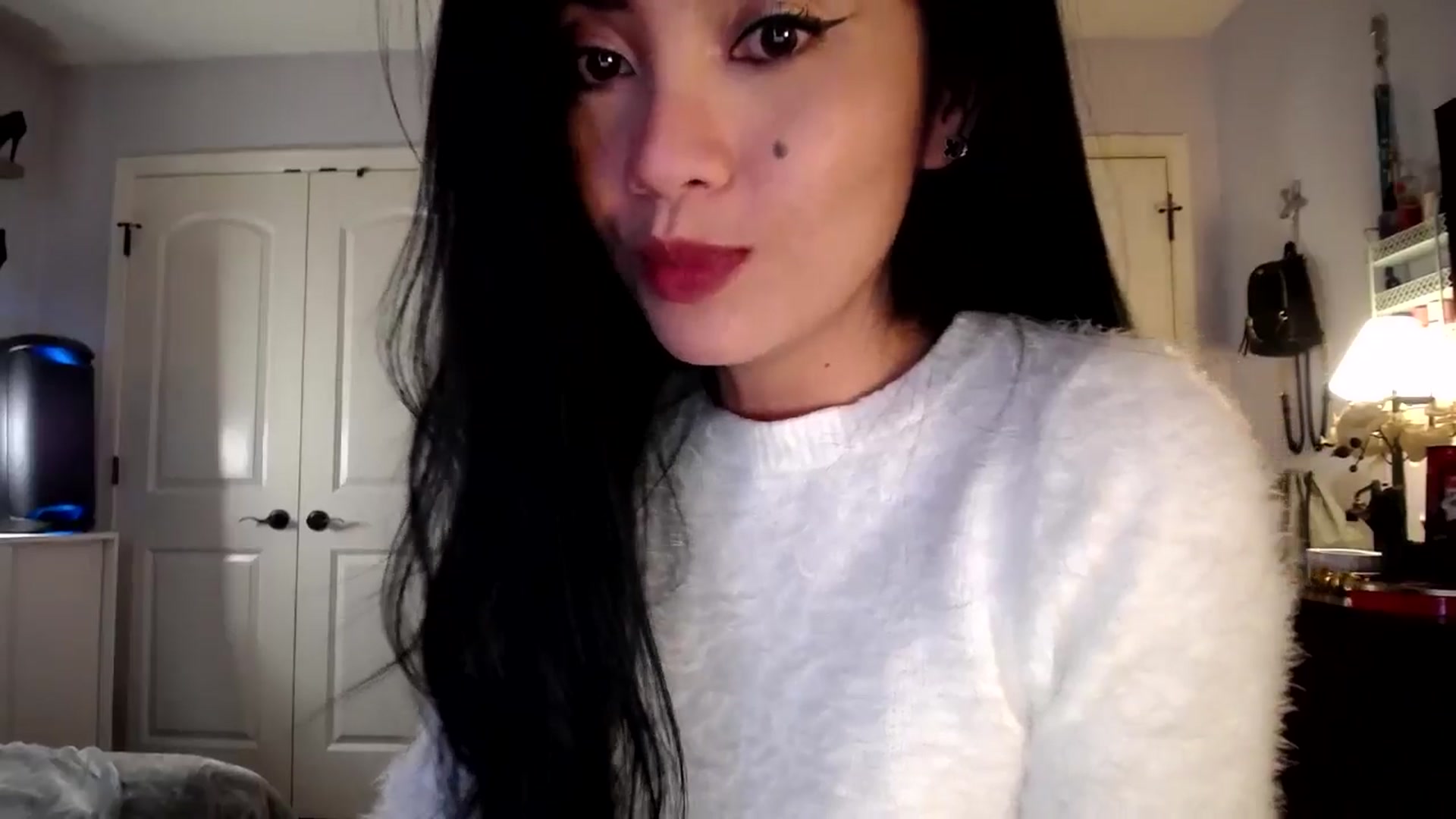 Gallery image thumbnail from AsianLuv_4U's myfreecams stream on, 02/26/2026, 20:01 image 17 of 20