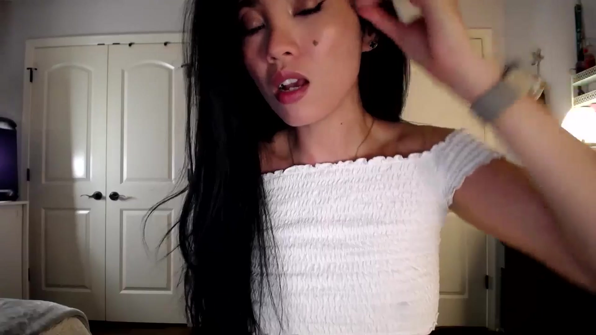 Gallery image thumbnail from AsianLuv_4U's myfreecams stream on, 03/02/2026, 17:54 image 12 of 20