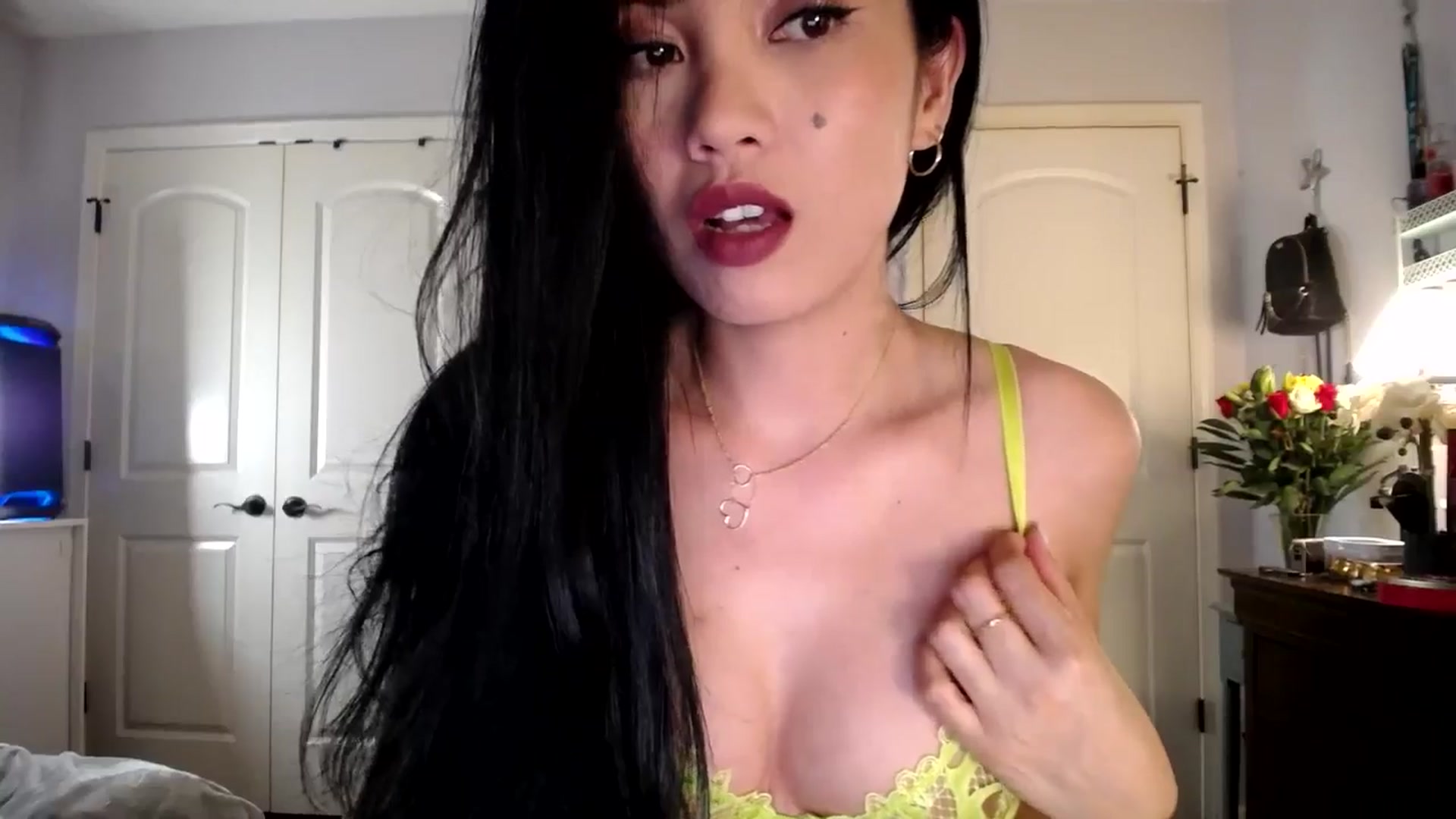 Gallery image thumbnail from AsianLuv_4U's myfreecams stream on, 03/05/2026, 17:19 image 17 of 20