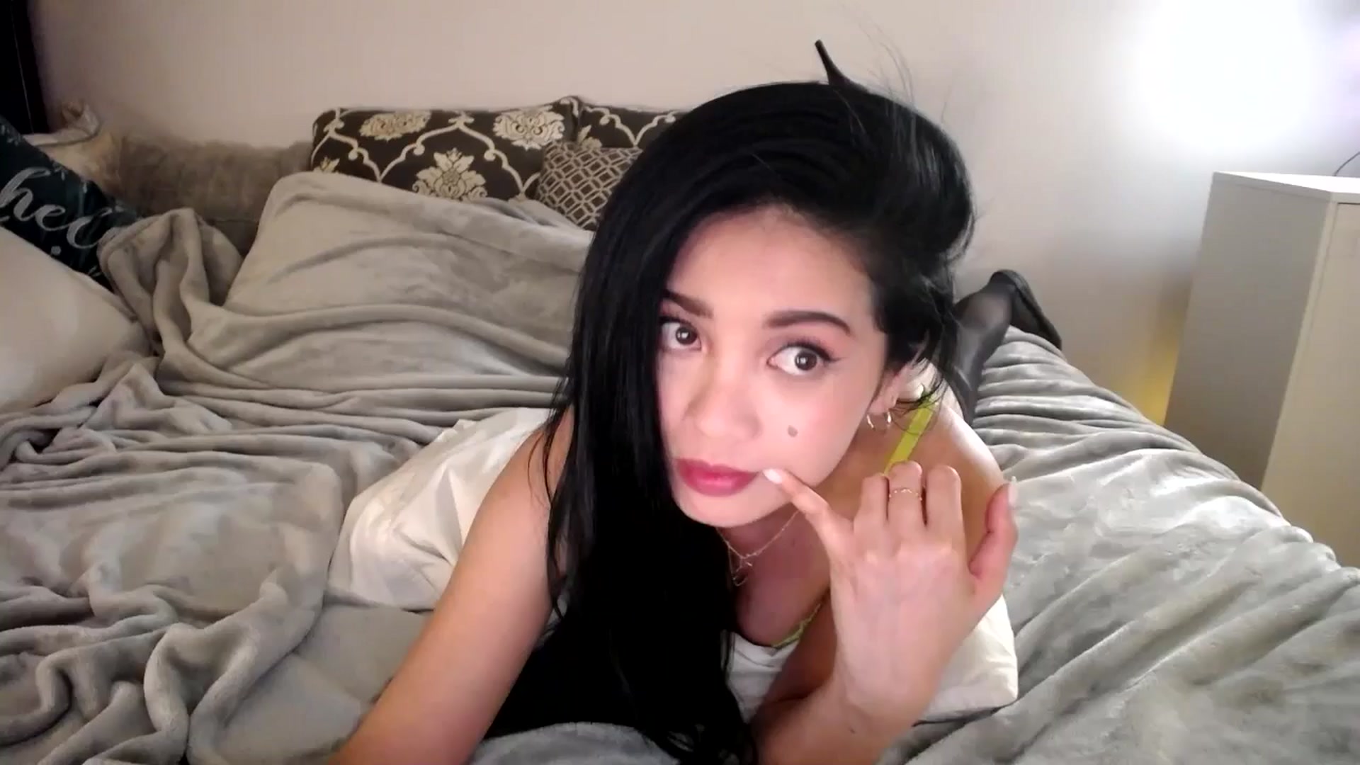 Gallery image thumbnail from AsianLuv_4U's myfreecams stream on, 03/05/2026, 17:19 image 1 of 20