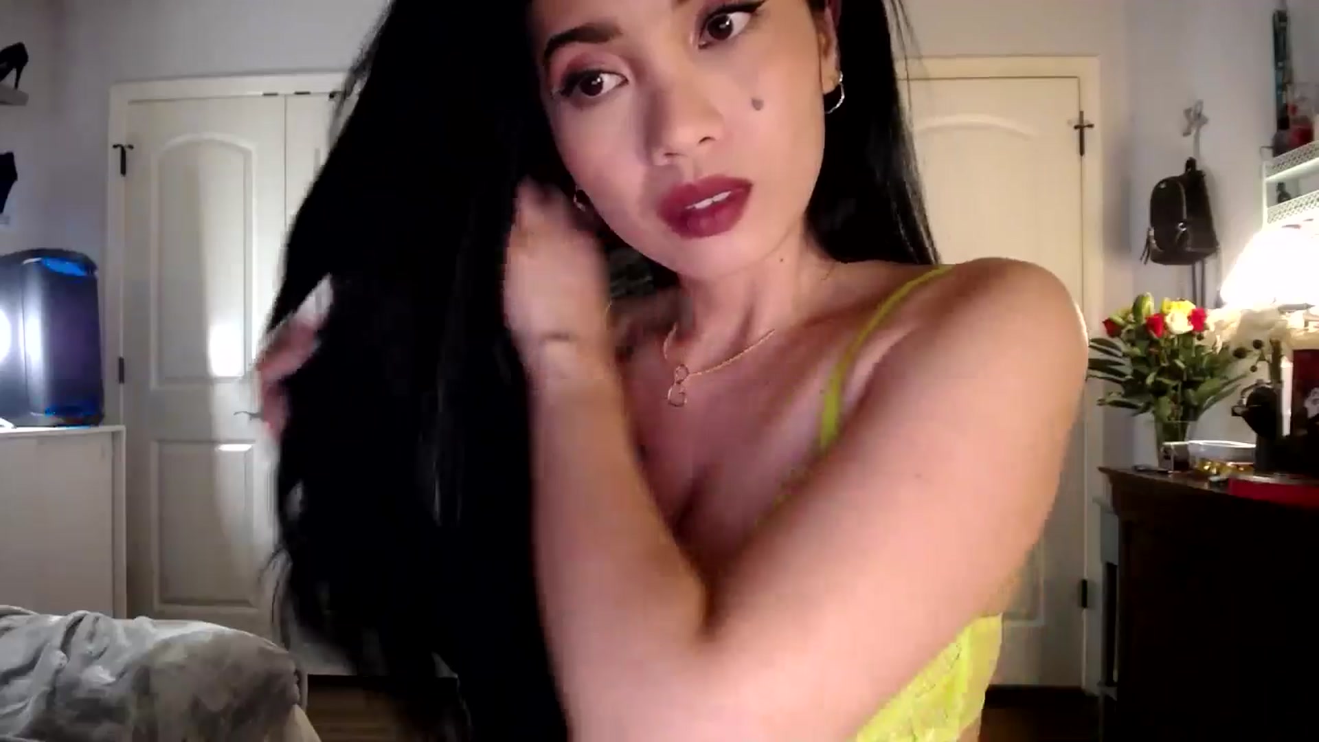 Gallery image thumbnail from AsianLuv_4U's myfreecams stream on, 03/05/2026, 18:48 image 4 of 20