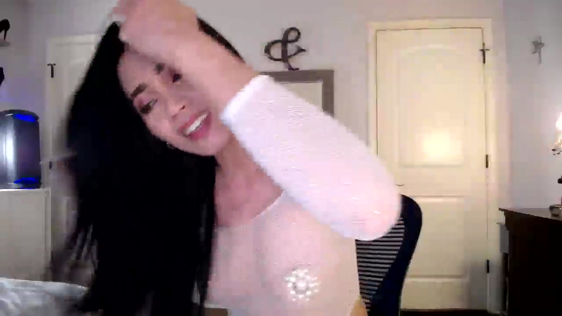 Gallery image thumbnail from AsianLuv_4U's myfreecams stream on, 03/30/2026, 17:52 image 17 of 20