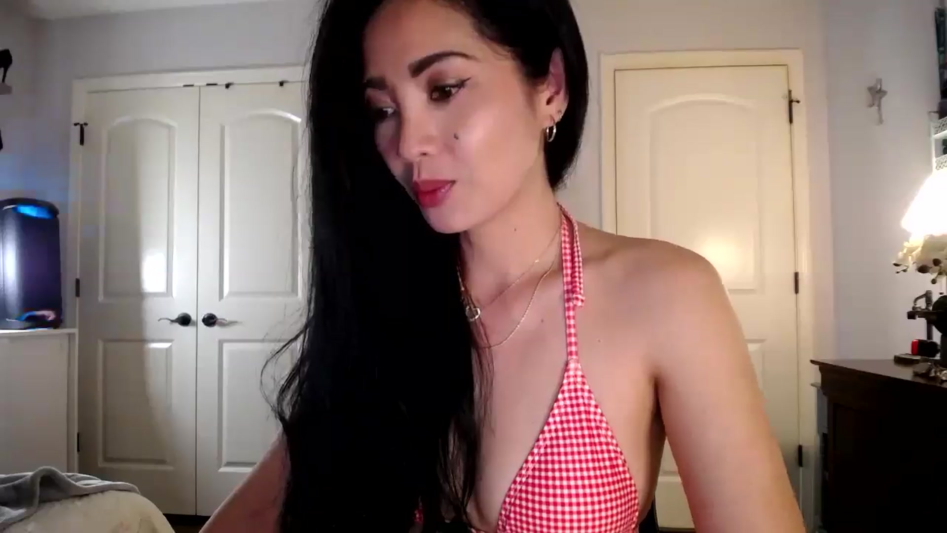 Gallery image thumbnail from AsianLuv_4U's myfreecams stream on, 04/09/2026, 19:18 image 20 of 20
