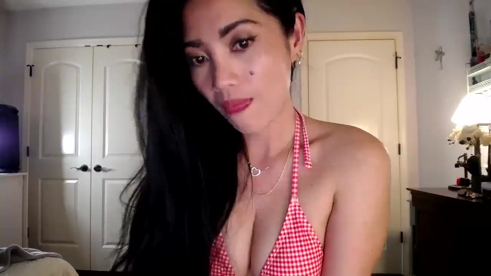 Gallery image thumbnail from AsianLuv_4U's myfreecams stream on, 04/09/2026, 19:18 image 14 of 20