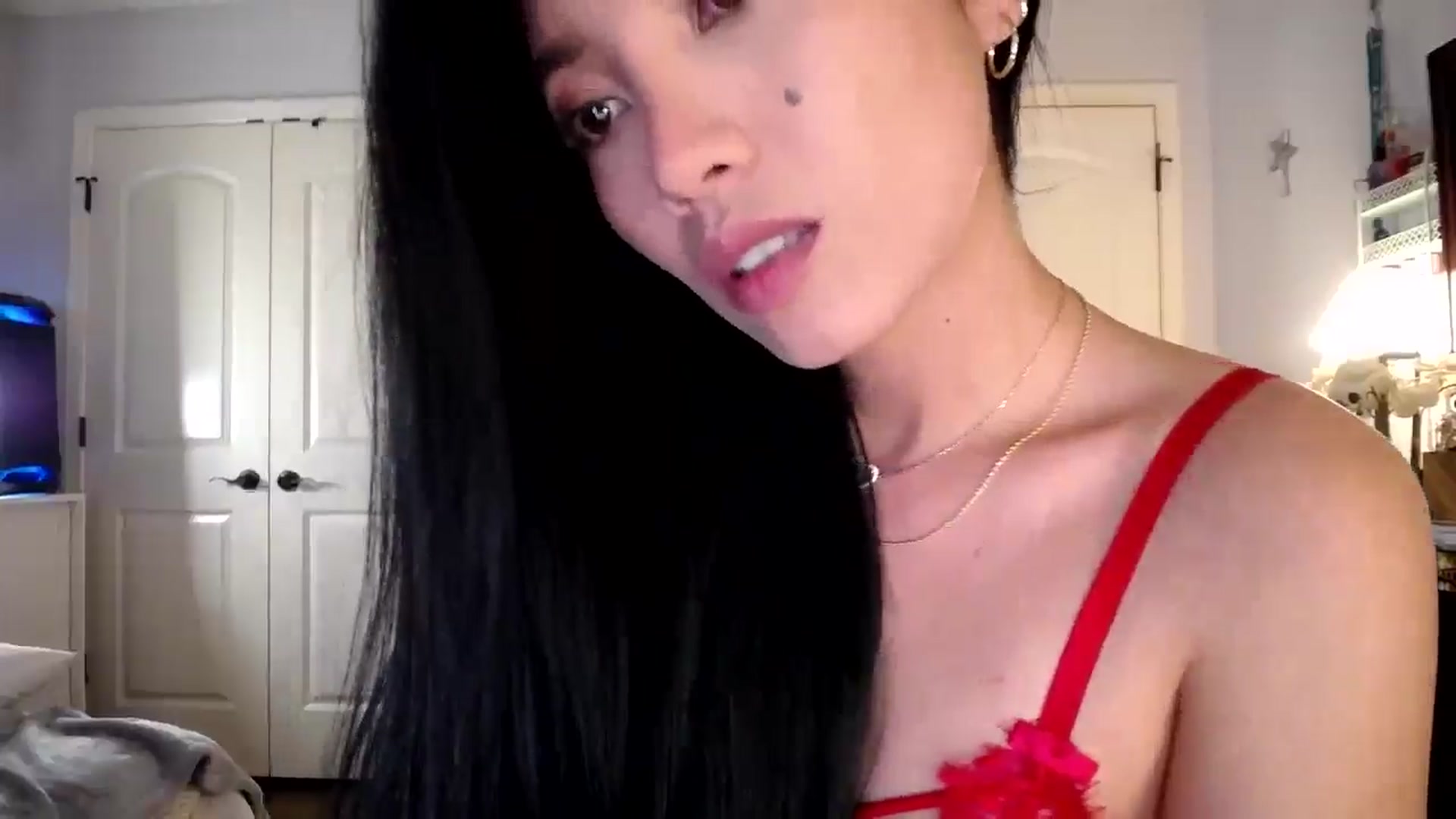 Gallery image thumbnail from AsianLuv_4U's myfreecams stream on, 04/13/2026, 17:02 image 15 of 20