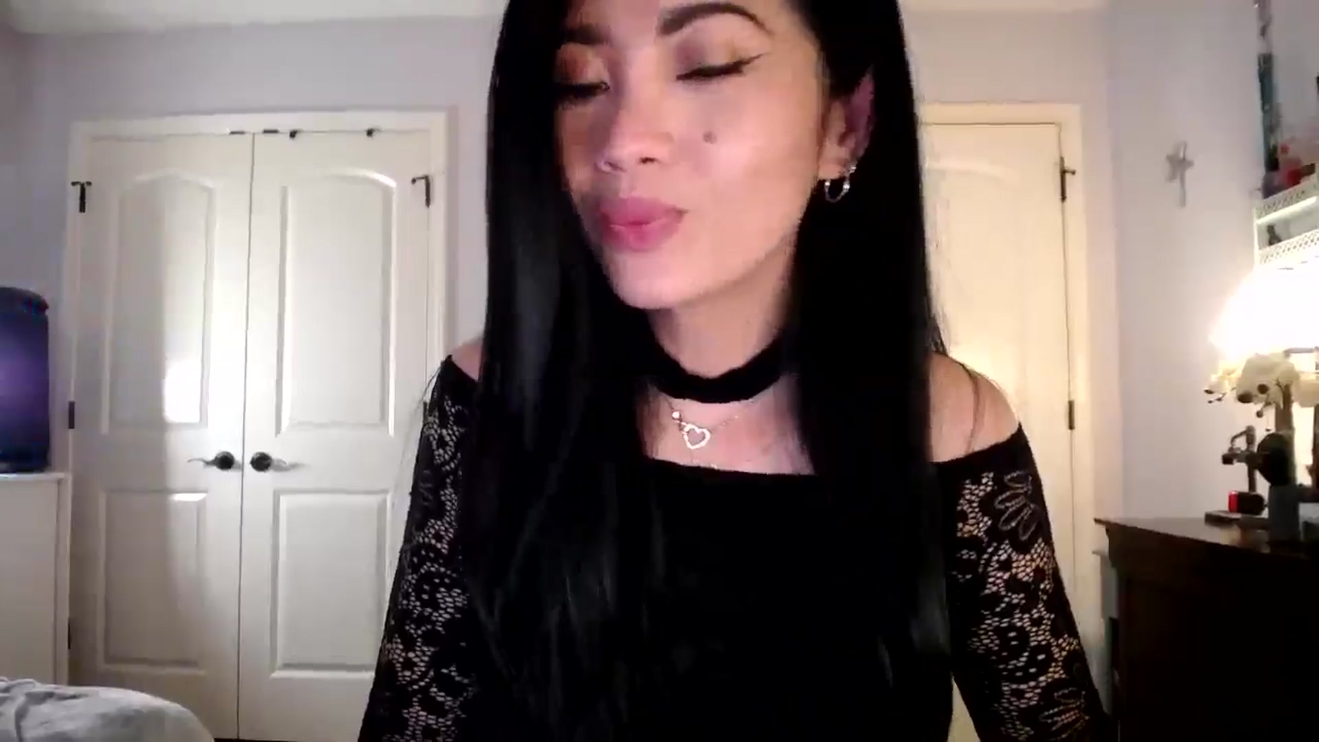 Gallery image thumbnail from AsianLuv_4U's myfreecams stream on, 04/13/2026, 19:21 image 8 of 20