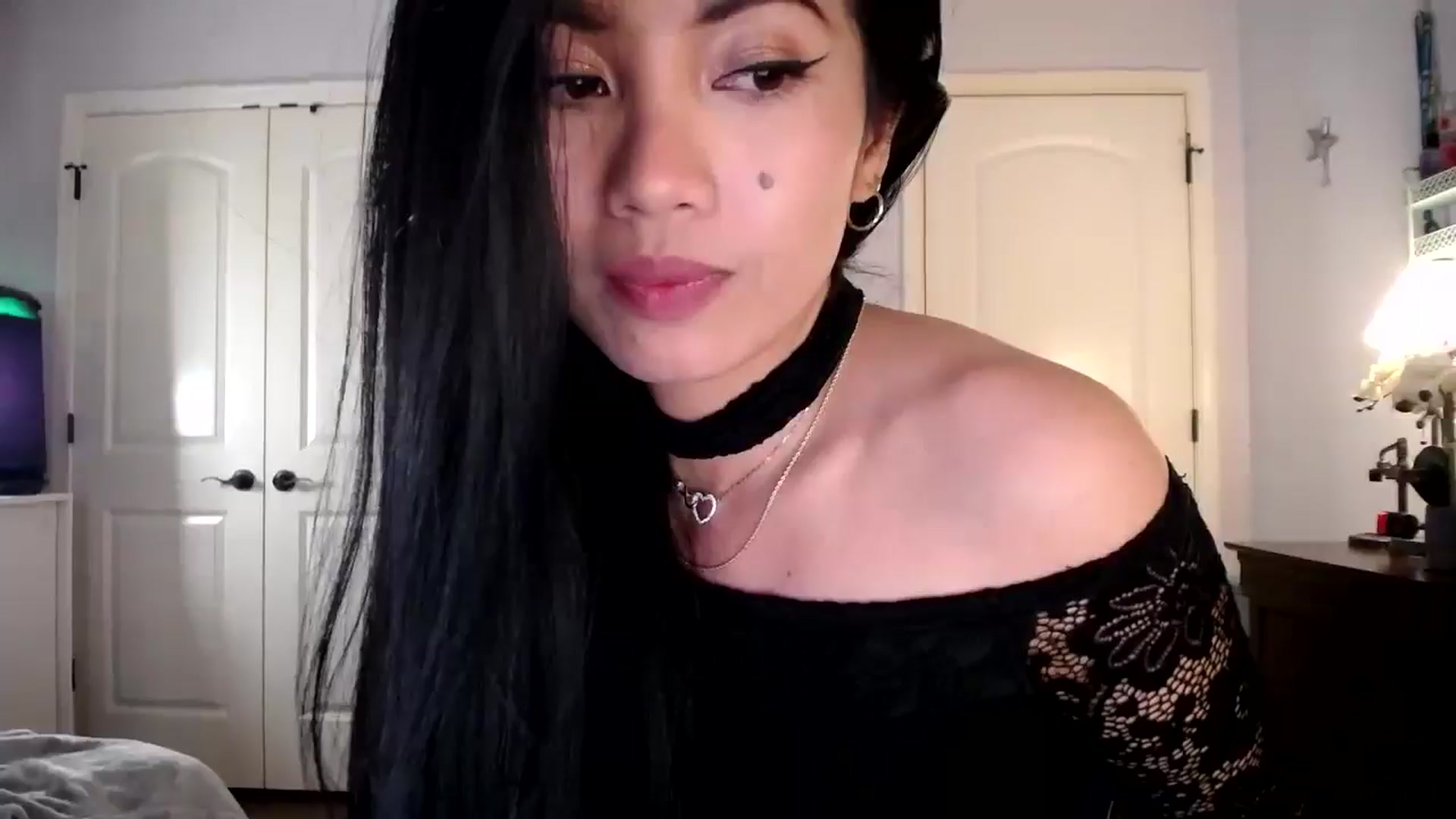 Gallery image thumbnail from AsianLuv_4U's myfreecams stream on, 04/13/2026, 19:21 image 20 of 20