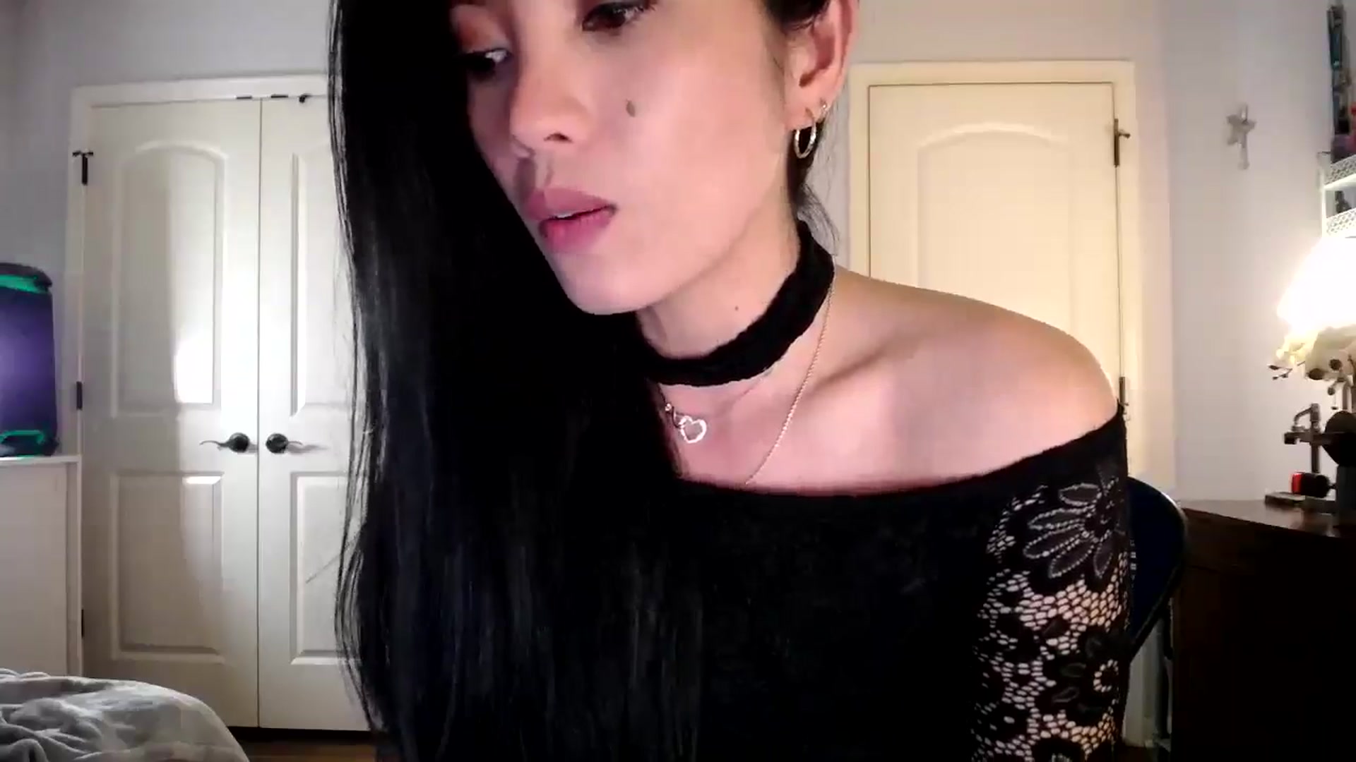 Gallery image thumbnail from AsianLuv_4U's myfreecams stream on, 04/13/2026, 19:21 image 14 of 20