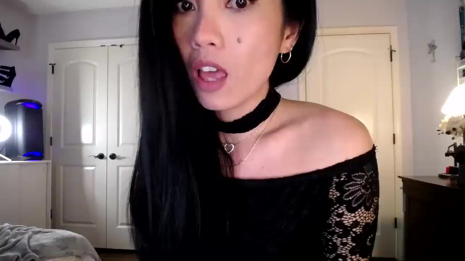Gallery image thumbnail from AsianLuv_4U's myfreecams stream on, 04/13/2026, 19:21 image 1 of 20