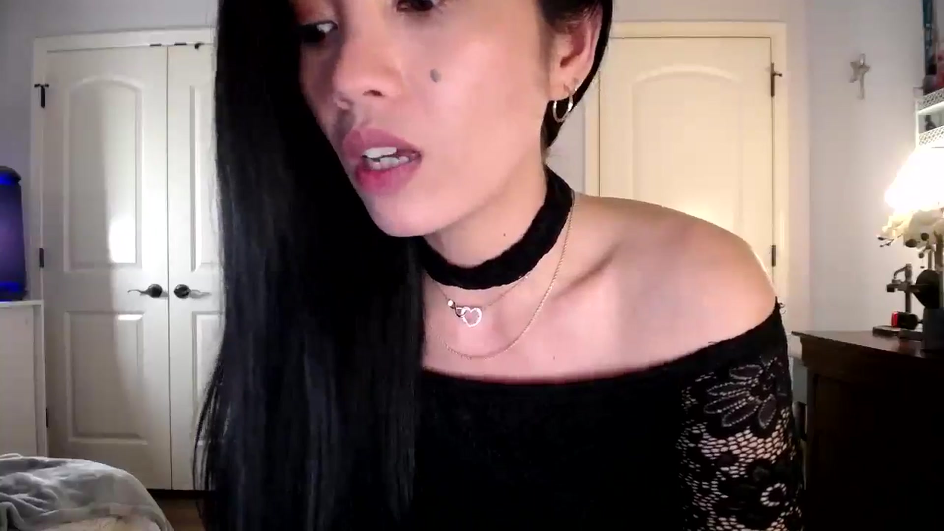 Gallery image thumbnail from AsianLuv_4U's myfreecams stream on, 04/13/2026, 19:21 image 17 of 20