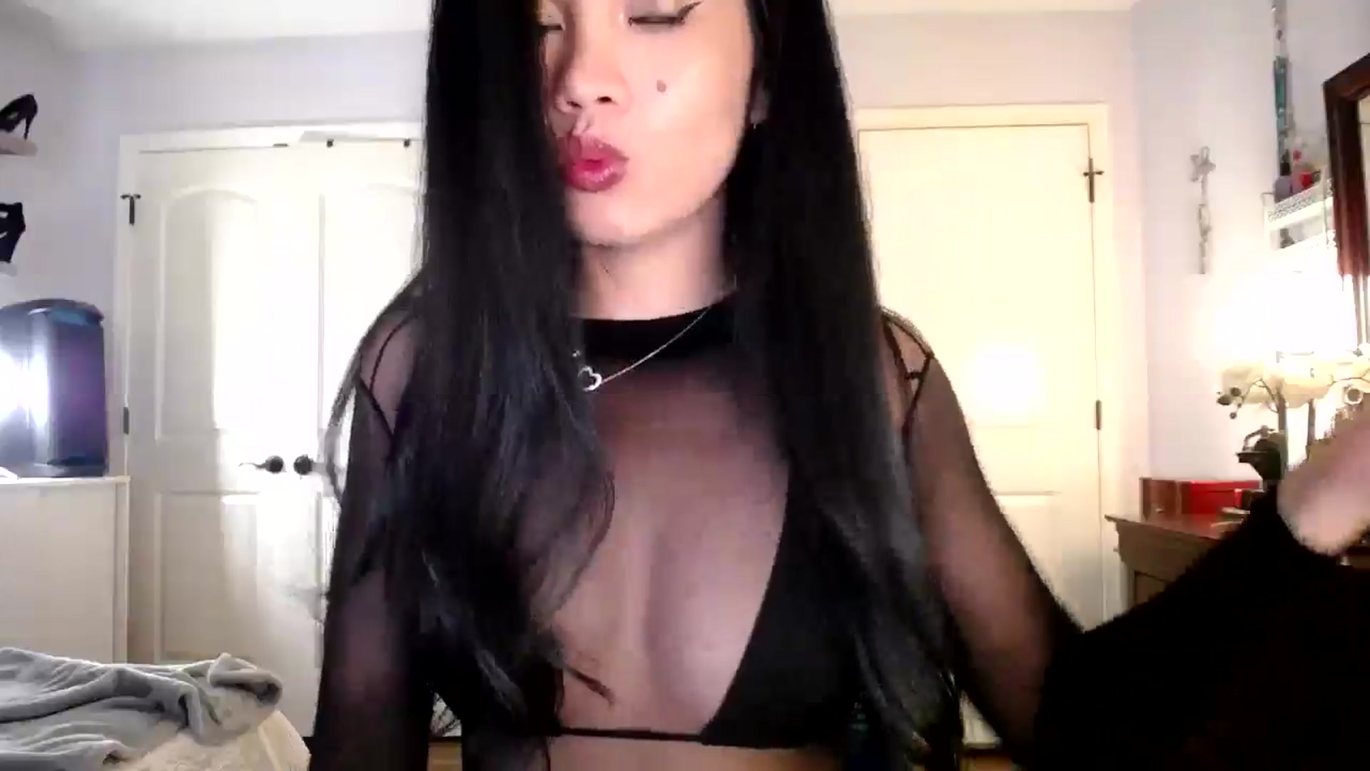 Gallery image thumbnail from AsianLuv_4U's myfreecams stream on, 05/04/2026, 15:51 image 5 of 20