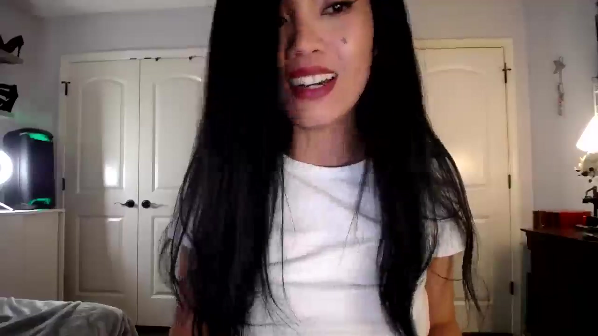Gallery image thumbnail from AsianLuv_4U's myfreecams stream on, 05/07/2026, 19:03 image 18 of 20