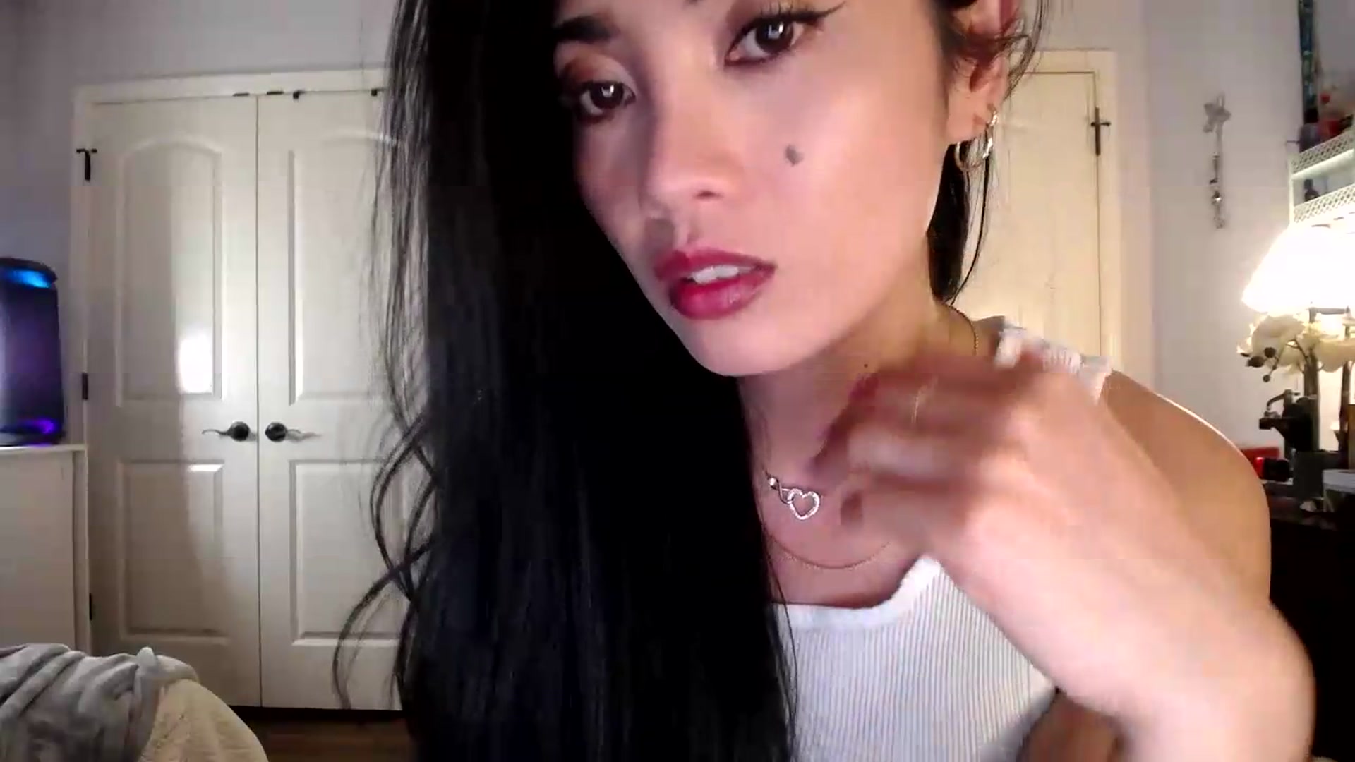 Gallery image thumbnail from AsianLuv_4U's myfreecams stream on, 05/18/2026, 18:29 image 3 of 20