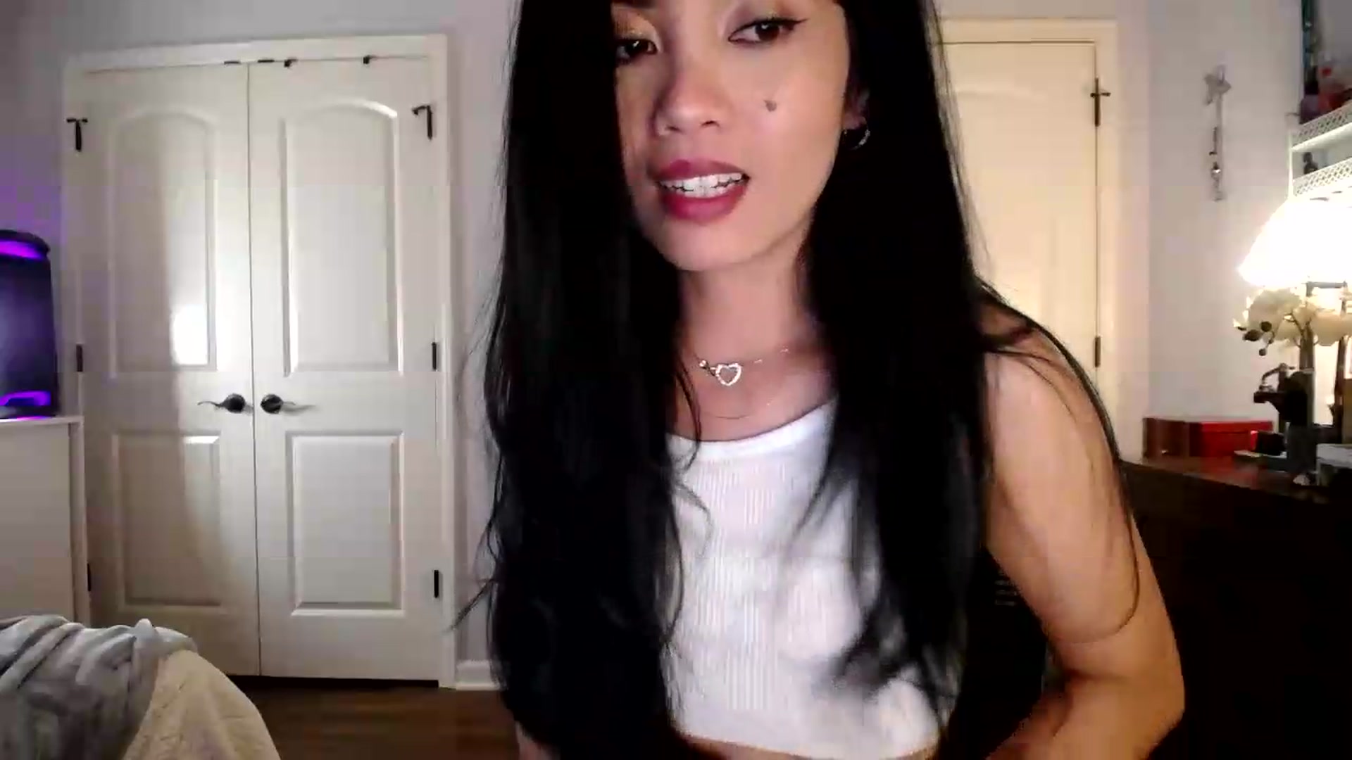 Gallery image thumbnail from AsianLuv_4U's myfreecams stream on, 05/18/2026, 18:29 image 8 of 20