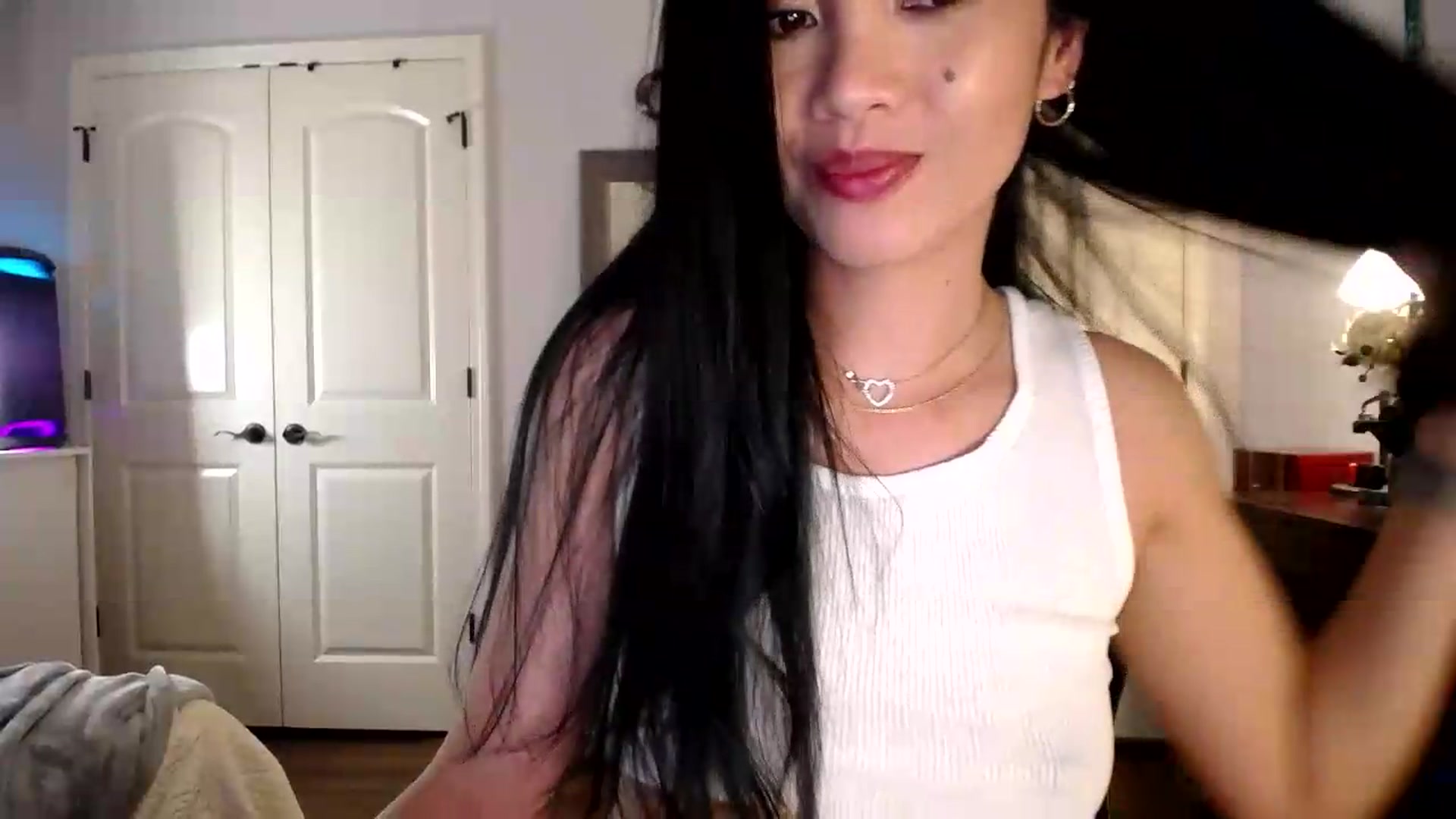 Gallery image thumbnail from AsianLuv_4U's myfreecams stream on, 05/18/2026, 18:29 image 5 of 20