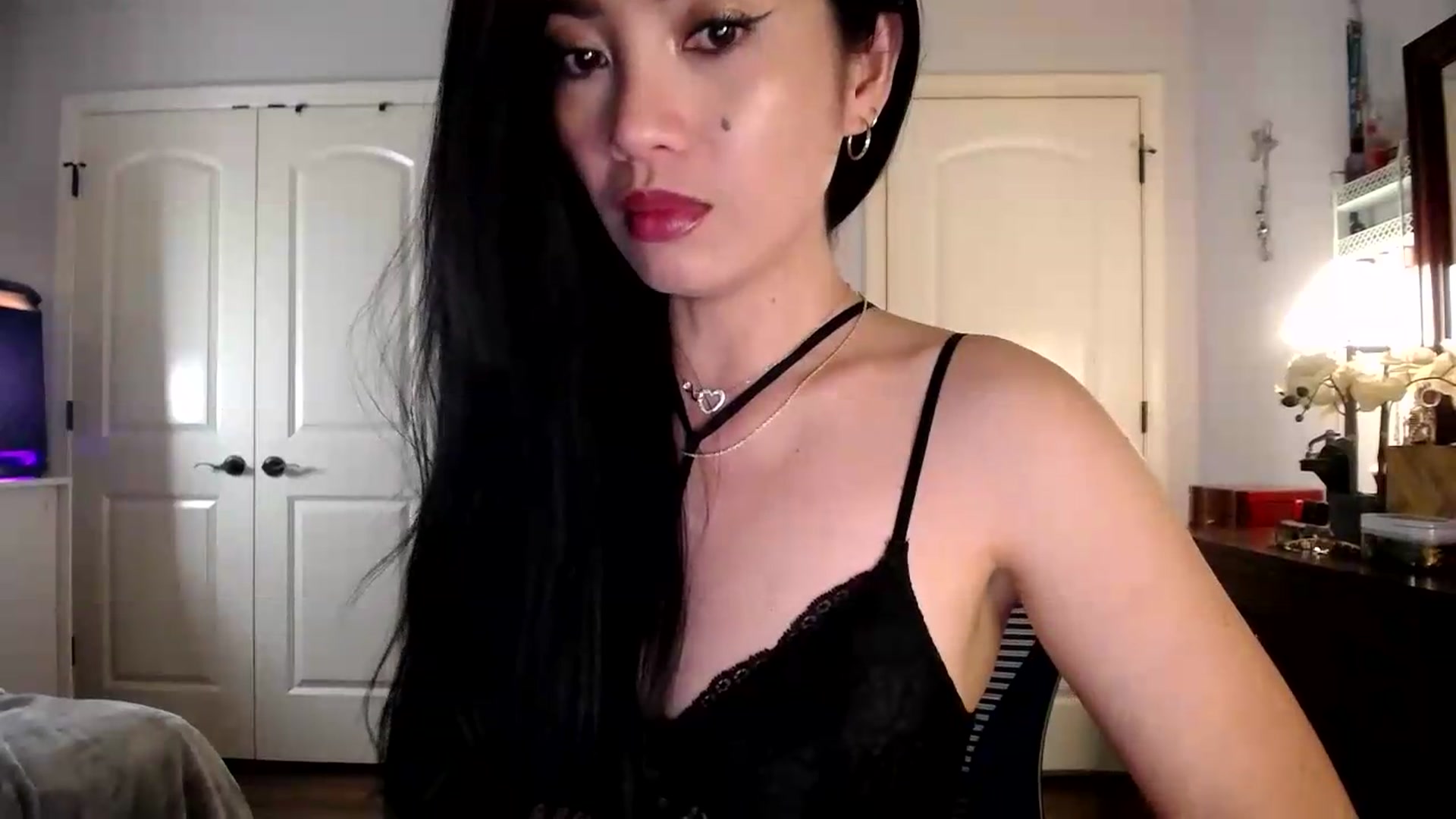 Gallery image thumbnail from AsianLuv_4U's myfreecams stream on, 05/21/2026, 16:27 image 15 of 20