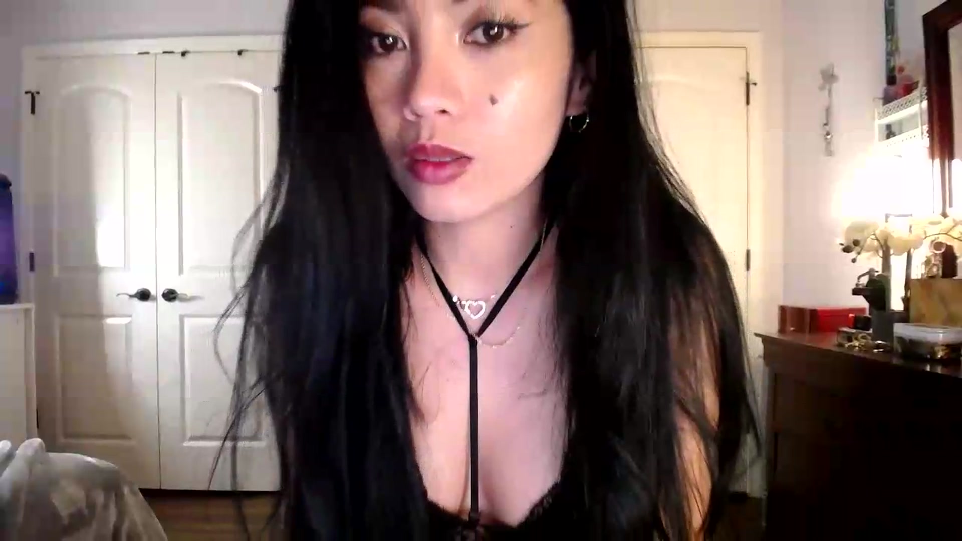 Gallery image thumbnail from AsianLuv_4U's myfreecams stream on, 05/21/2026, 17:51 image 19 of 20
