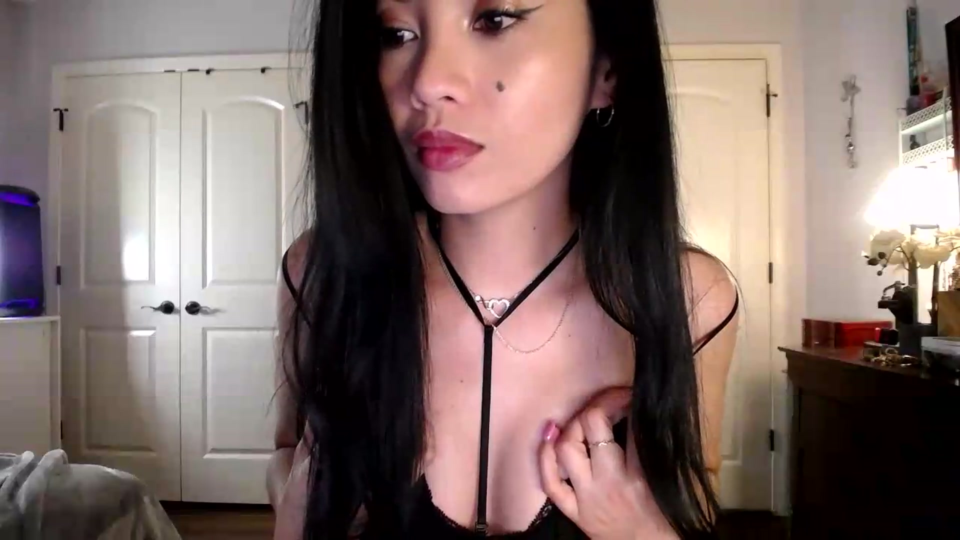 Gallery image thumbnail from AsianLuv_4U's myfreecams stream on, 05/21/2026, 17:51 image 12 of 20