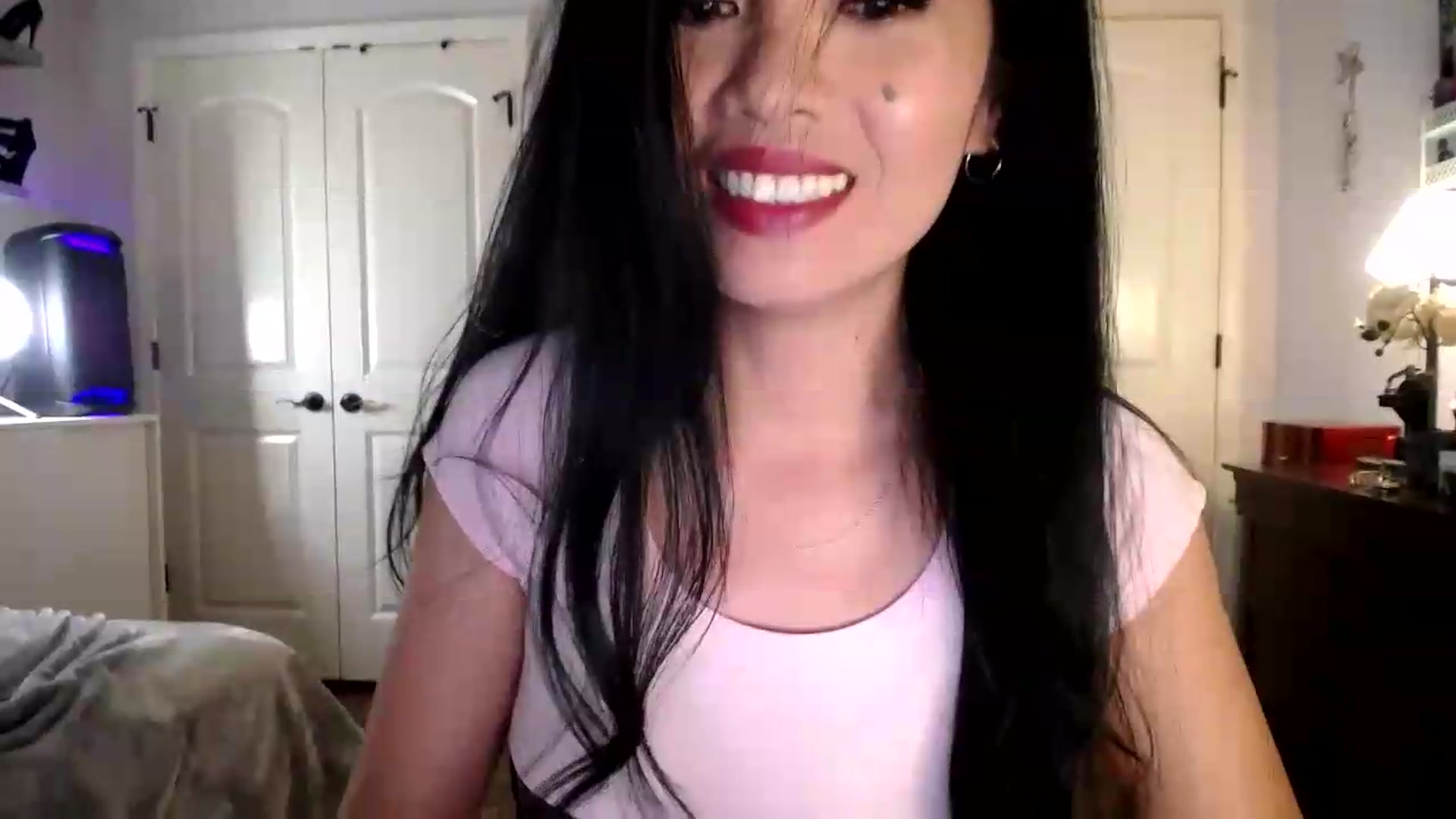 Gallery image thumbnail from AsianLuv_4U's myfreecams stream on, 06/05/2026, 24:50 image 11 of 20