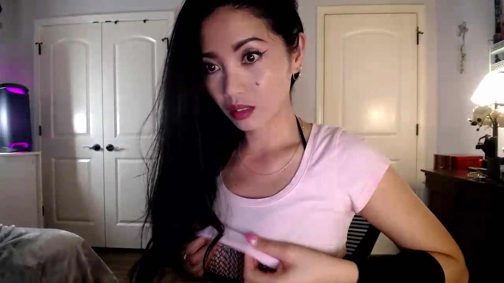 Gallery image thumbnail from AsianLuv_4U's myfreecams stream on, 06/05/2026, 24:50 image 2 of 20