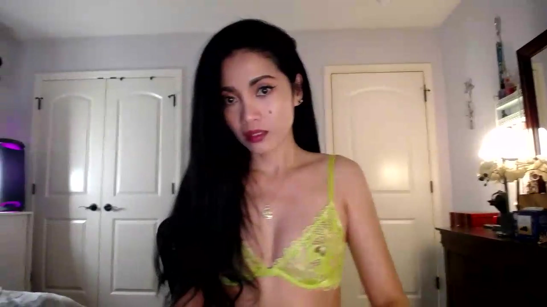 Gallery image thumbnail from AsianLuv_4U's myfreecams stream on, 06/15/2026, 15:01 image 11 of 20