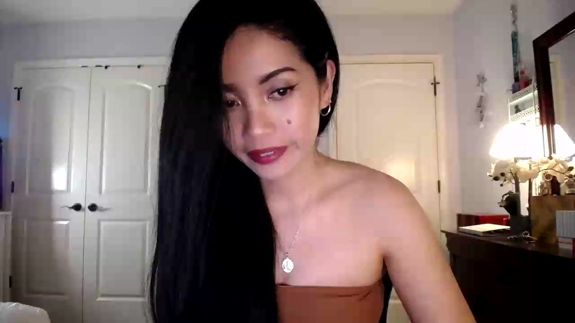 Gallery image thumbnail from AsianLuv_4U's myfreecams stream on, 07/27/2026, 16:39 image 1 of 20