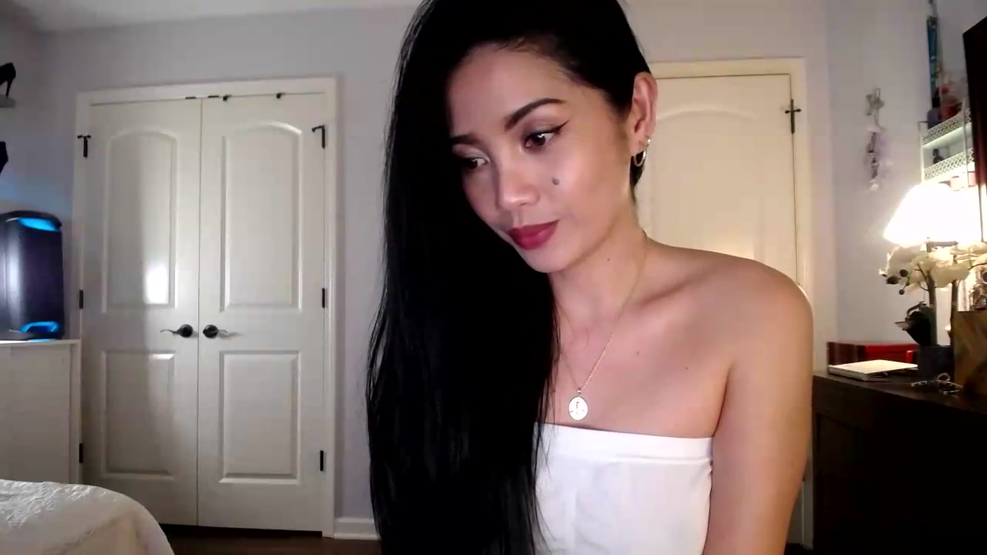 Gallery image thumbnail from AsianLuv_4U's myfreecams stream on, 07/27/2026, 18:09 image 14 of 20