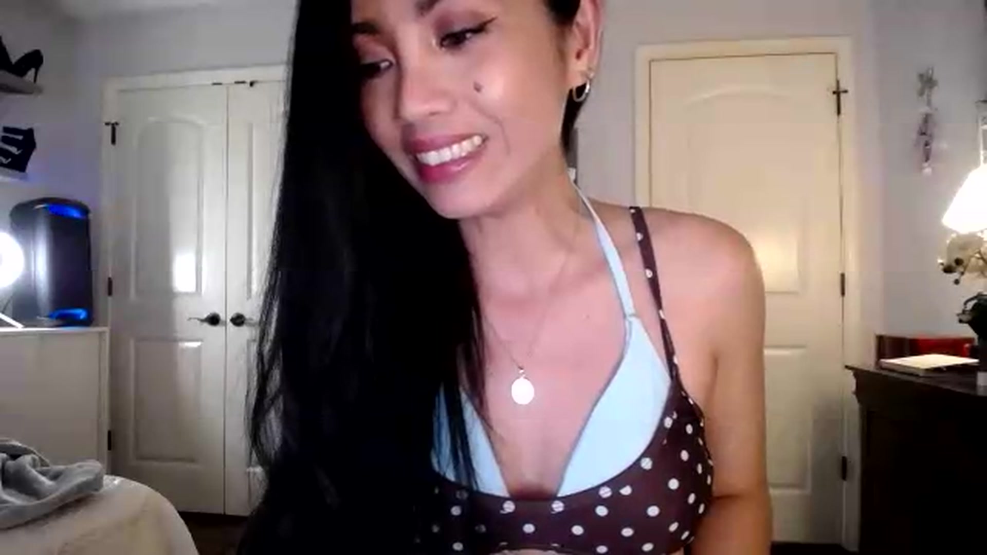 Gallery image thumbnail from AsianLuv_4U's myfreecams stream on, 08/06/2026, 19:02 image 8 of 20